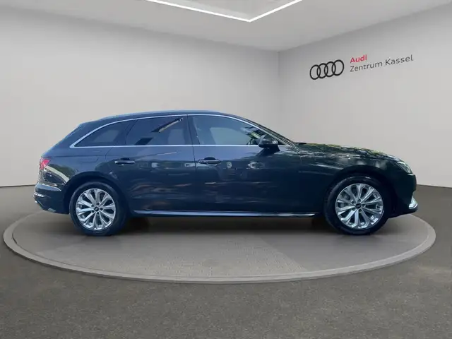 Audi A4 view 8
