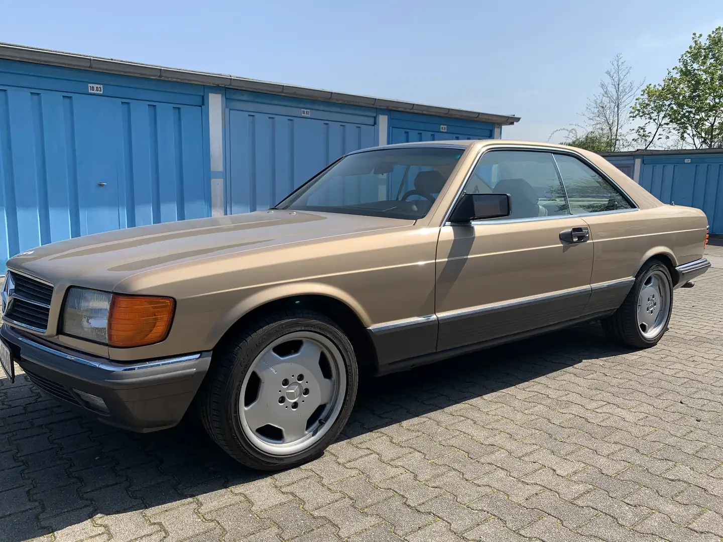 Mercedes-Benz 500 SEC500 W126 Coupé Gold - 1