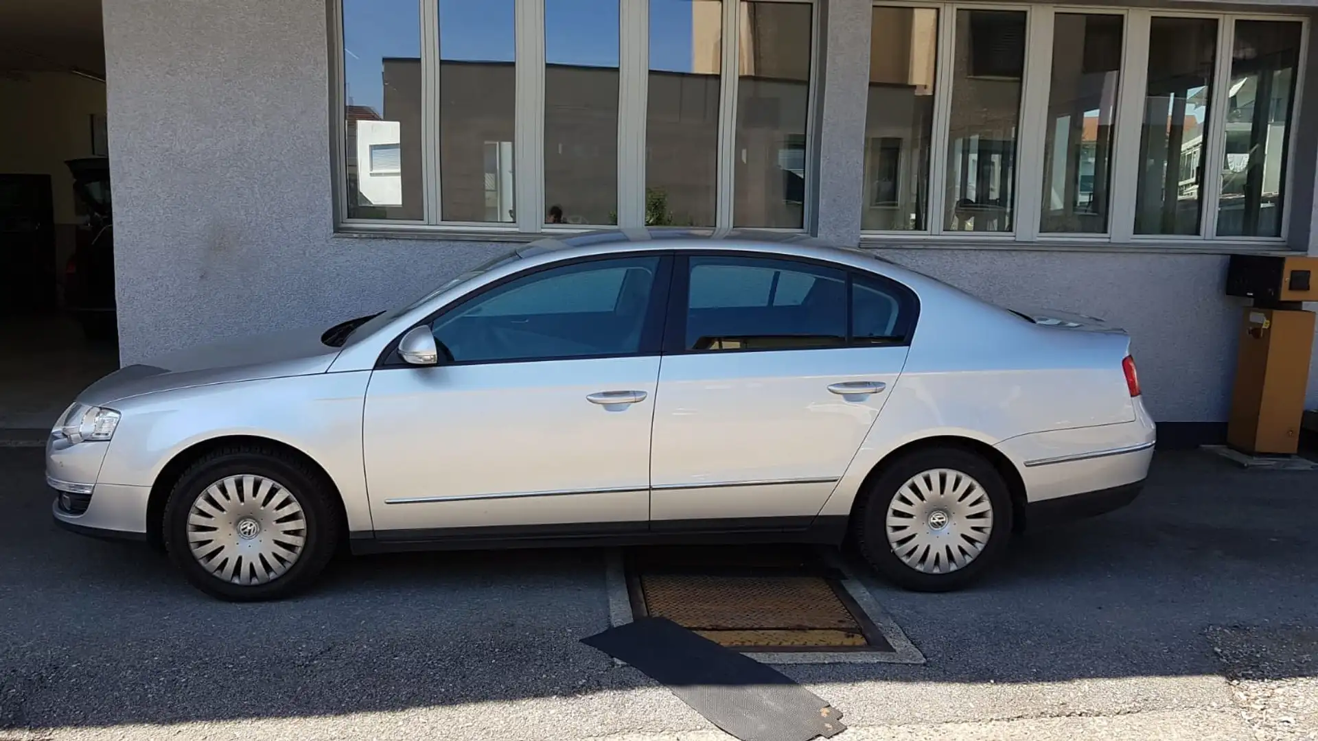 Volkswagen Passat 2.0 Turbo FSI Automatik Comfortline - 1