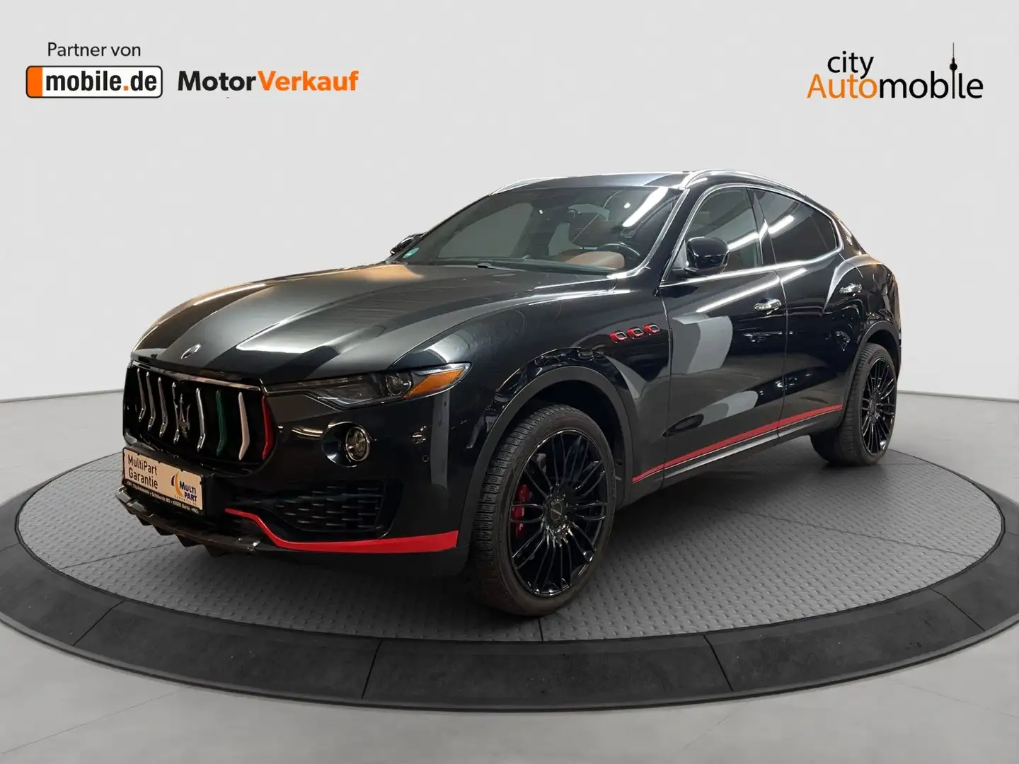 Maserati Levante S/Scheckheftgepflegt/Leder/Navi Schwarz - 1