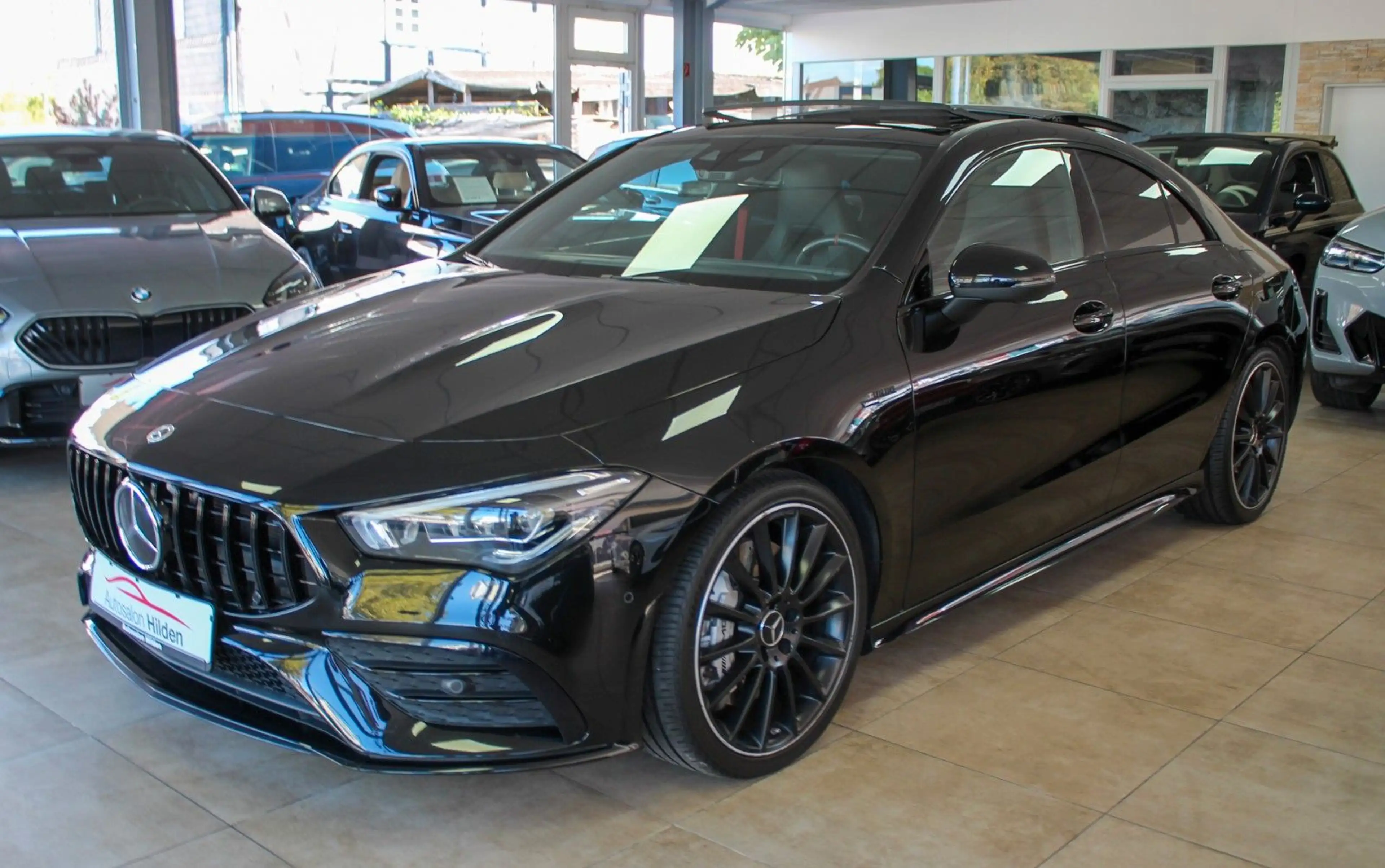 Mercedes-Benz CLA 35 AMG 4Matic Pano Distronic Multibeam 360° — photo 3