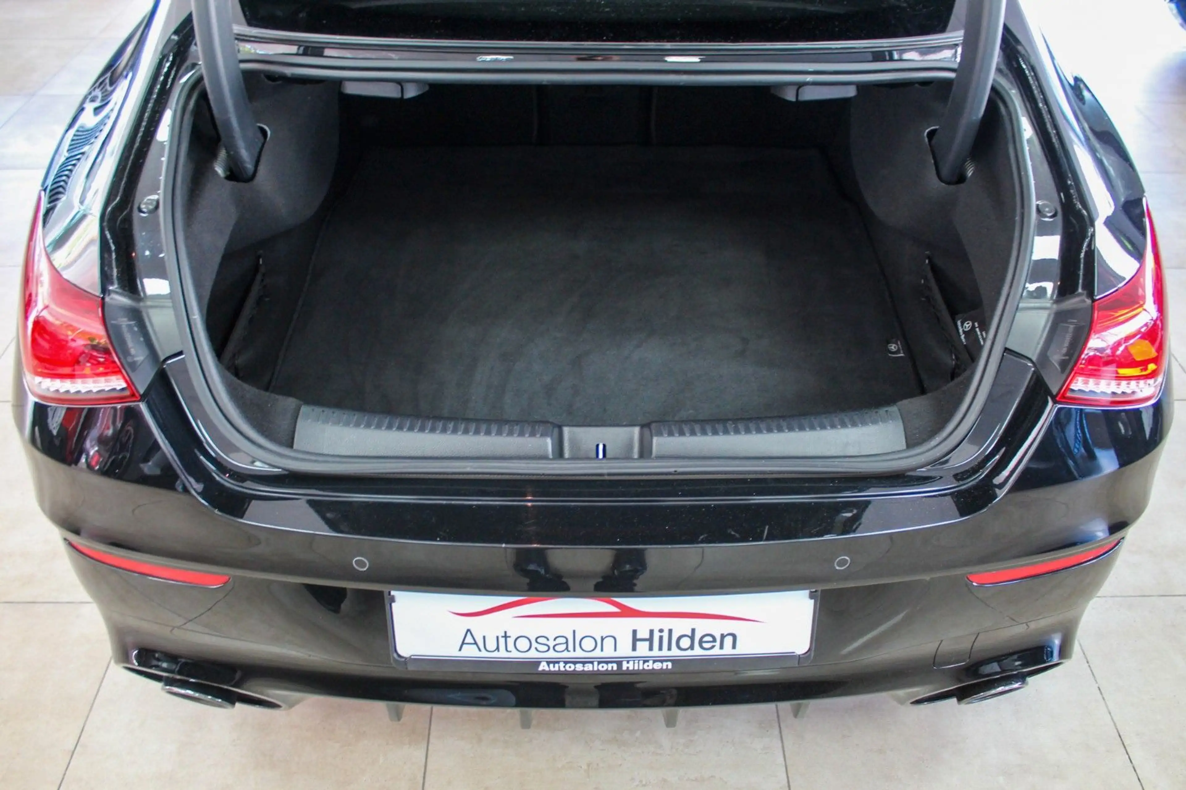 Mercedes-Benz CLA 35 AMG 4Matic Pano Distronic Multibeam 360° — photo 9