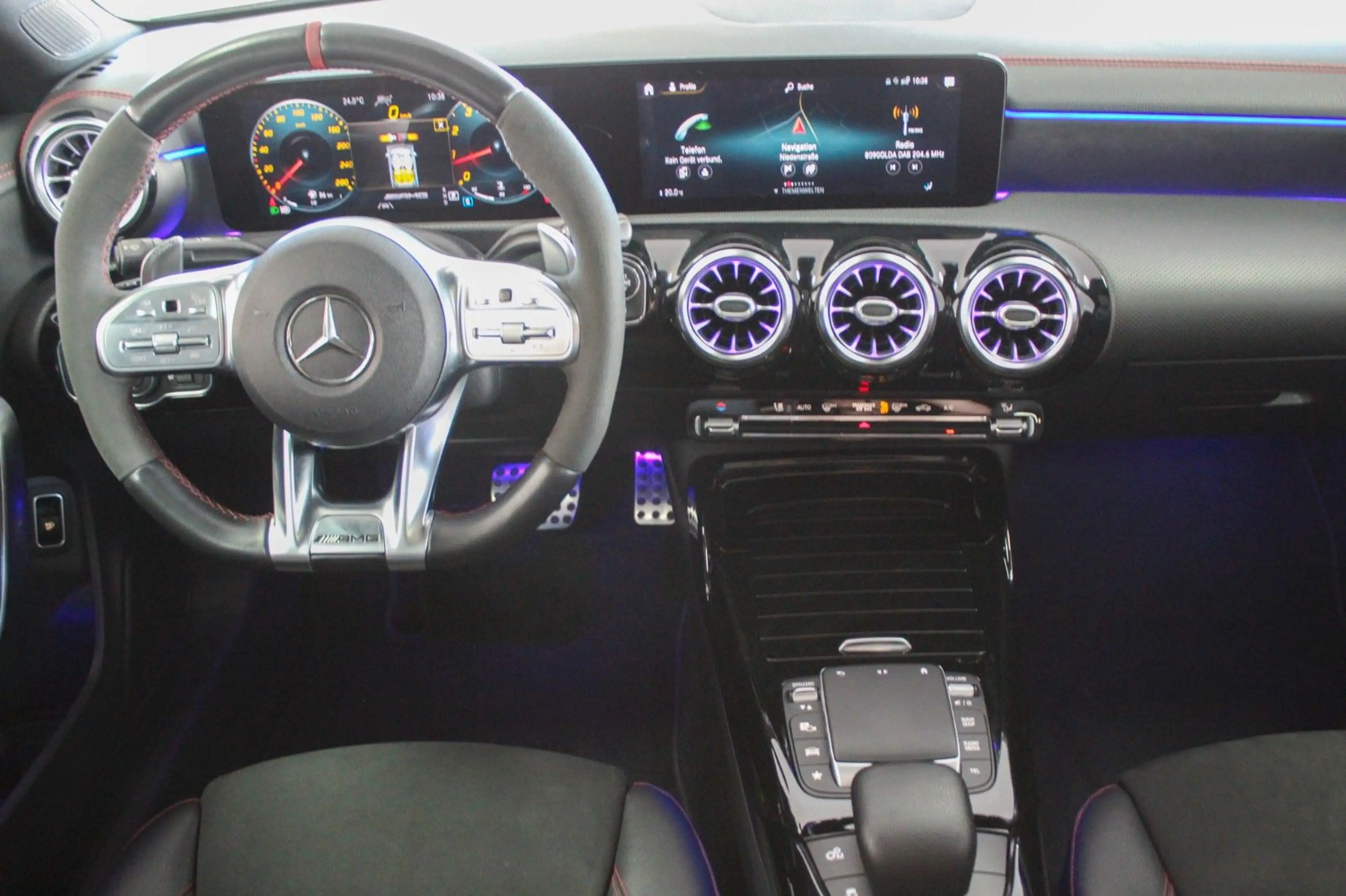 Mercedes-Benz CLA 35 AMG 4Matic Pano Distronic Multibeam 360° — photo 5