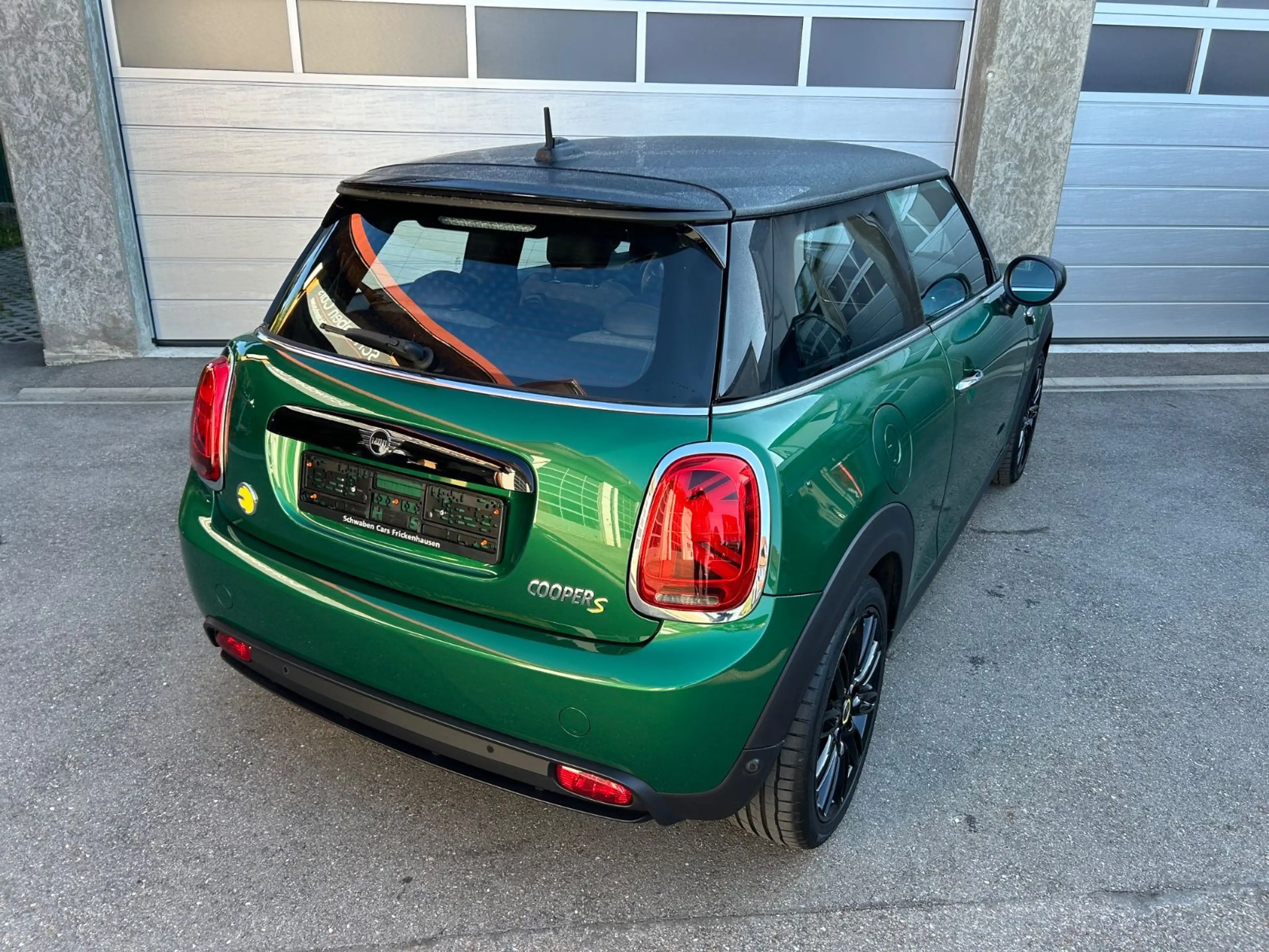 MINI Cooper SE "Facelift" LED PDC Driving Assist 17 — photo 14