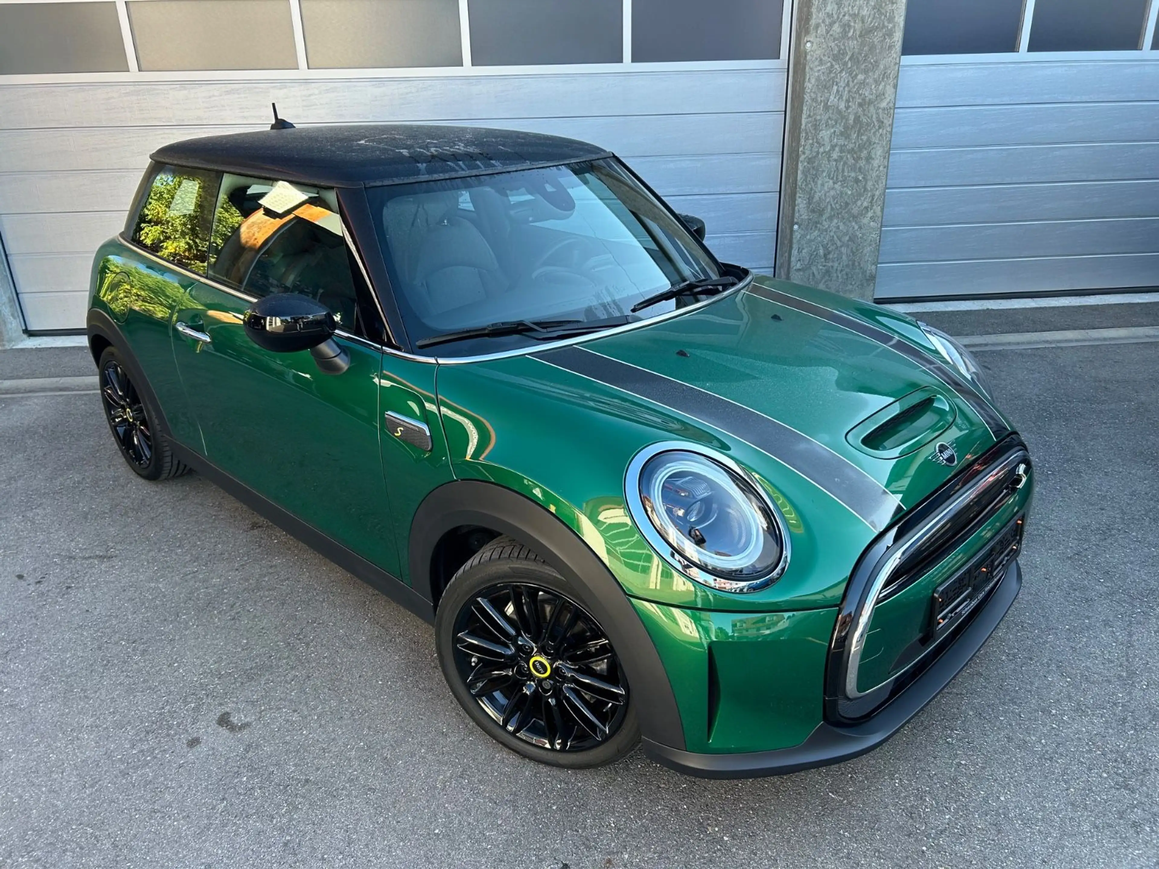 MINI Cooper SE "Facelift" LED PDC Driving Assist 17 — photo 11