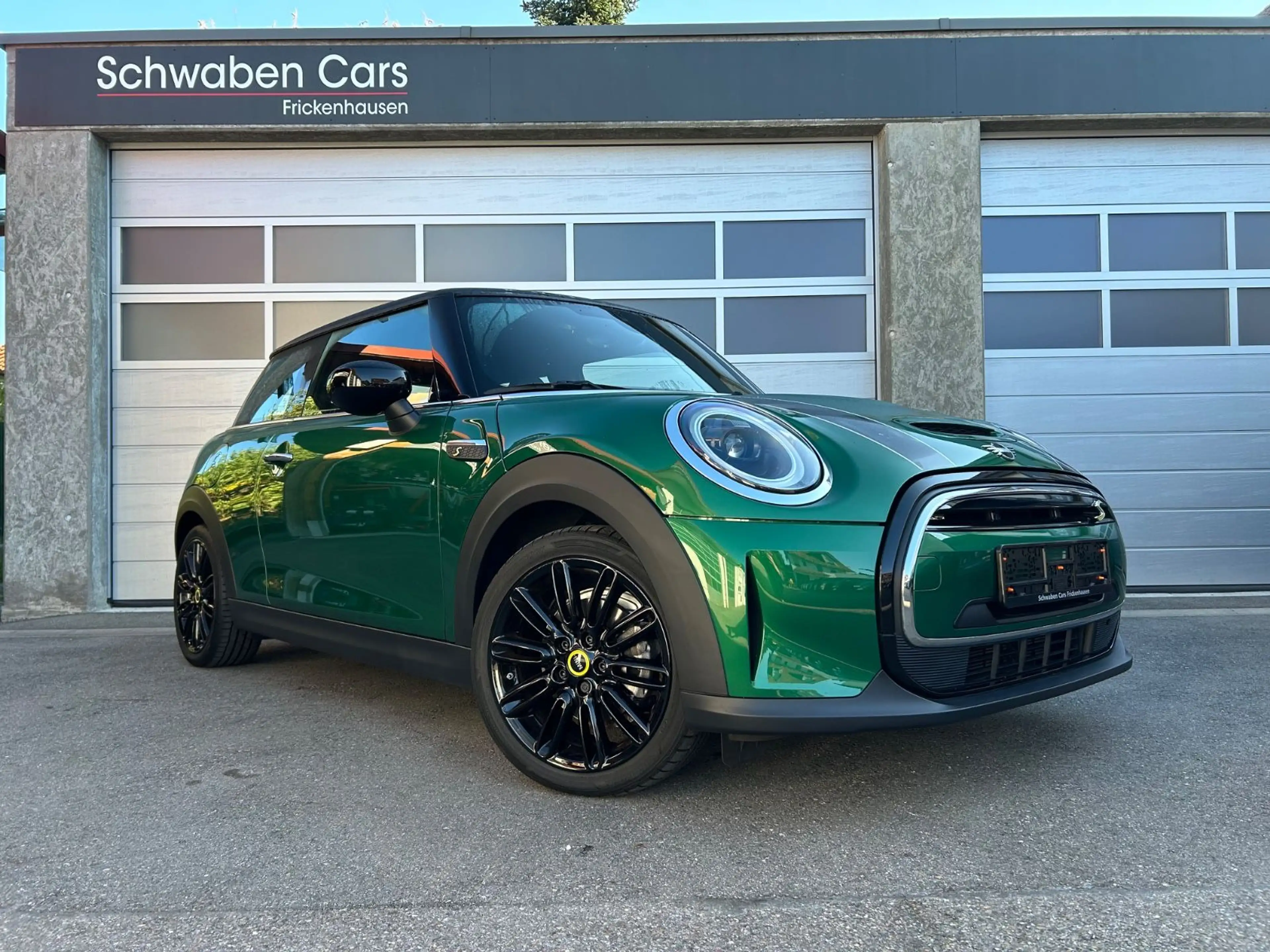 MINI Cooper SE "Facelift" LED PDC Driving Assist 17 — photo 9