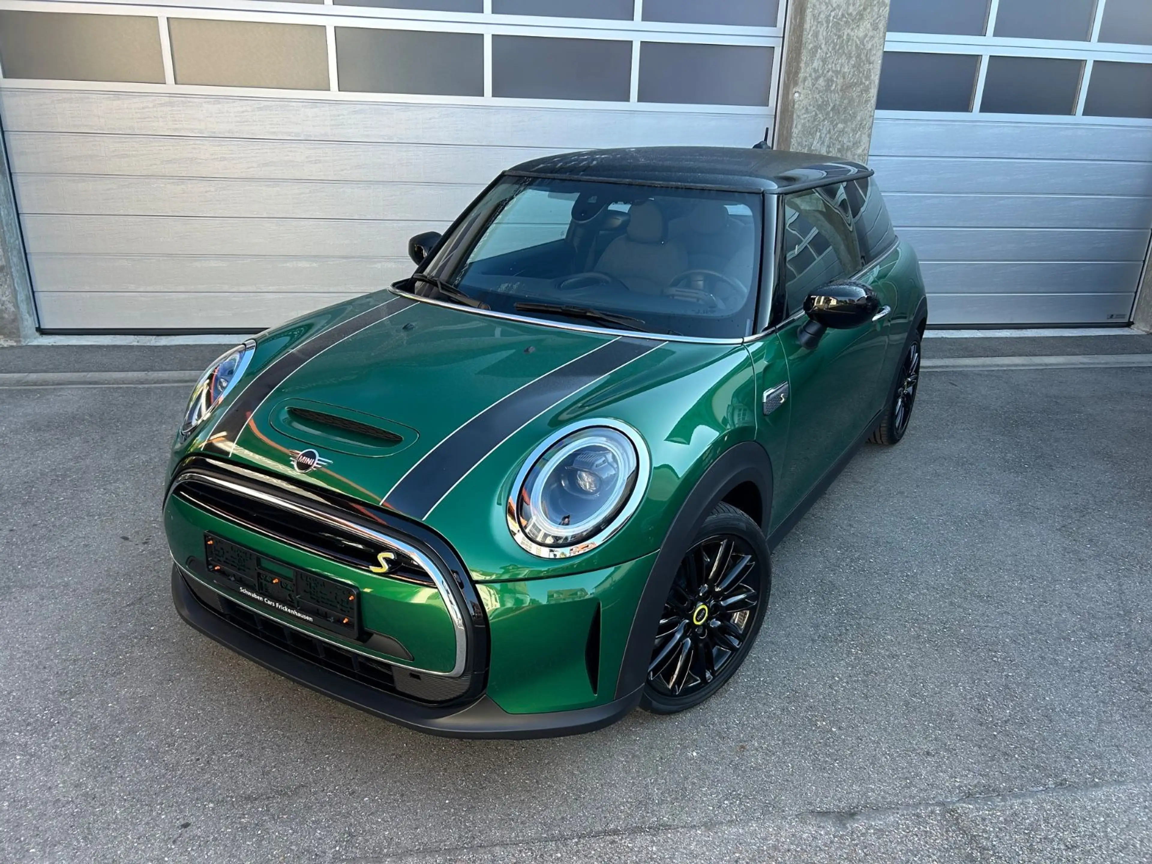 MINI Cooper SE "Facelift" LED PDC Driving Assist 17 — photo 4