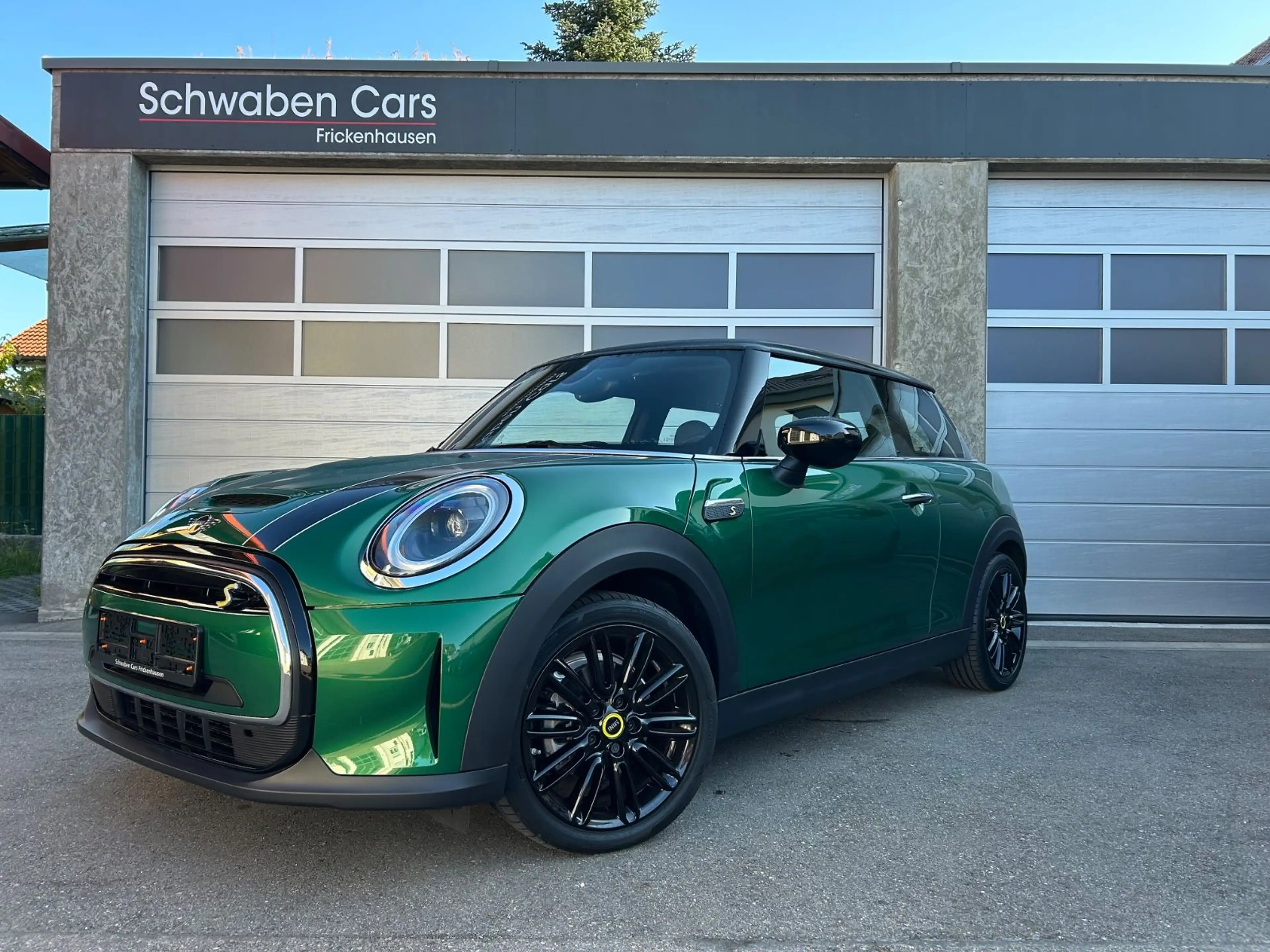 MINI Cooper SE "Facelift" LED PDC Driving Assist 17 — photo 2