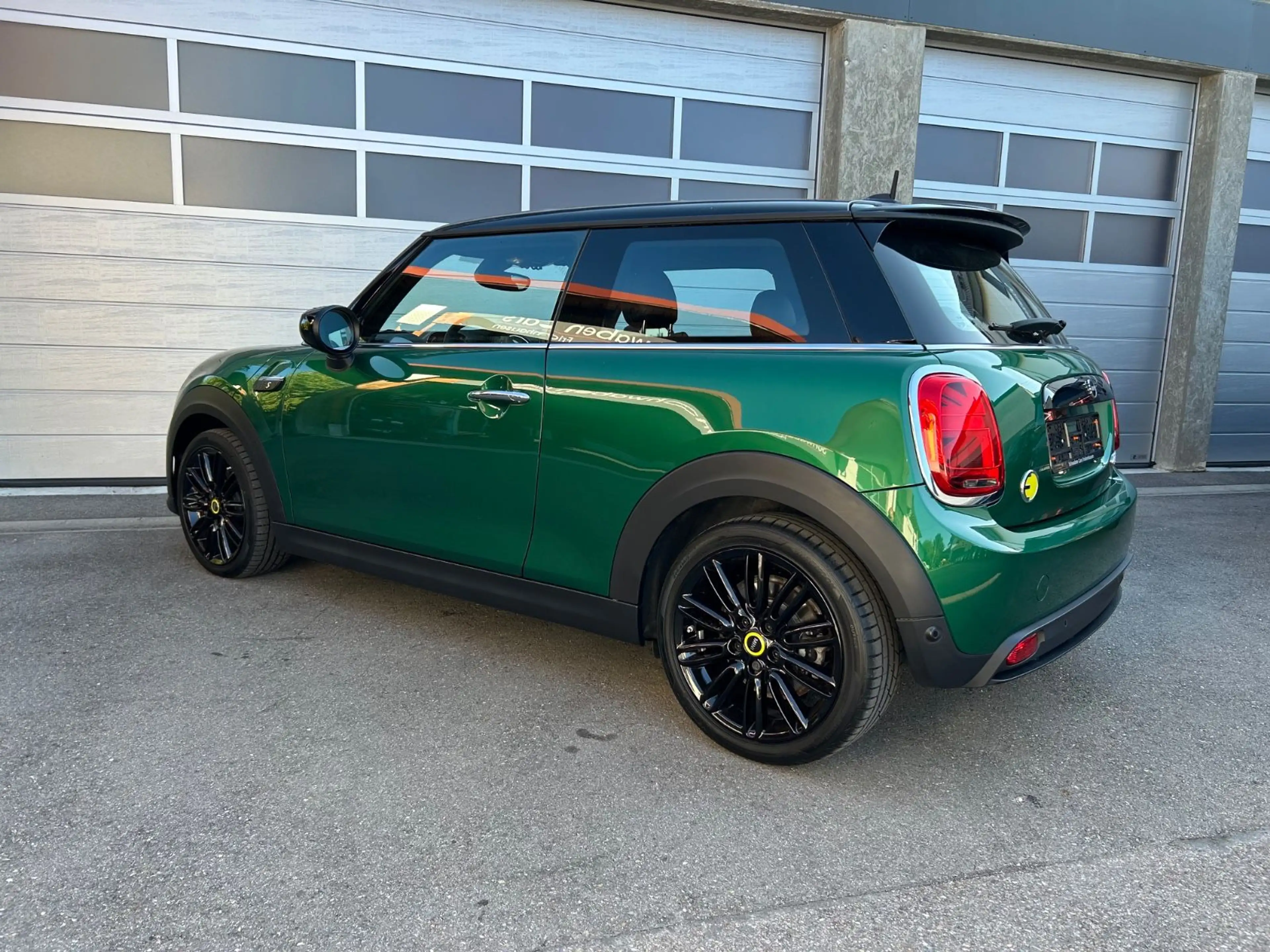 MINI Cooper SE "Facelift" LED PDC Driving Assist 17 — photo 15