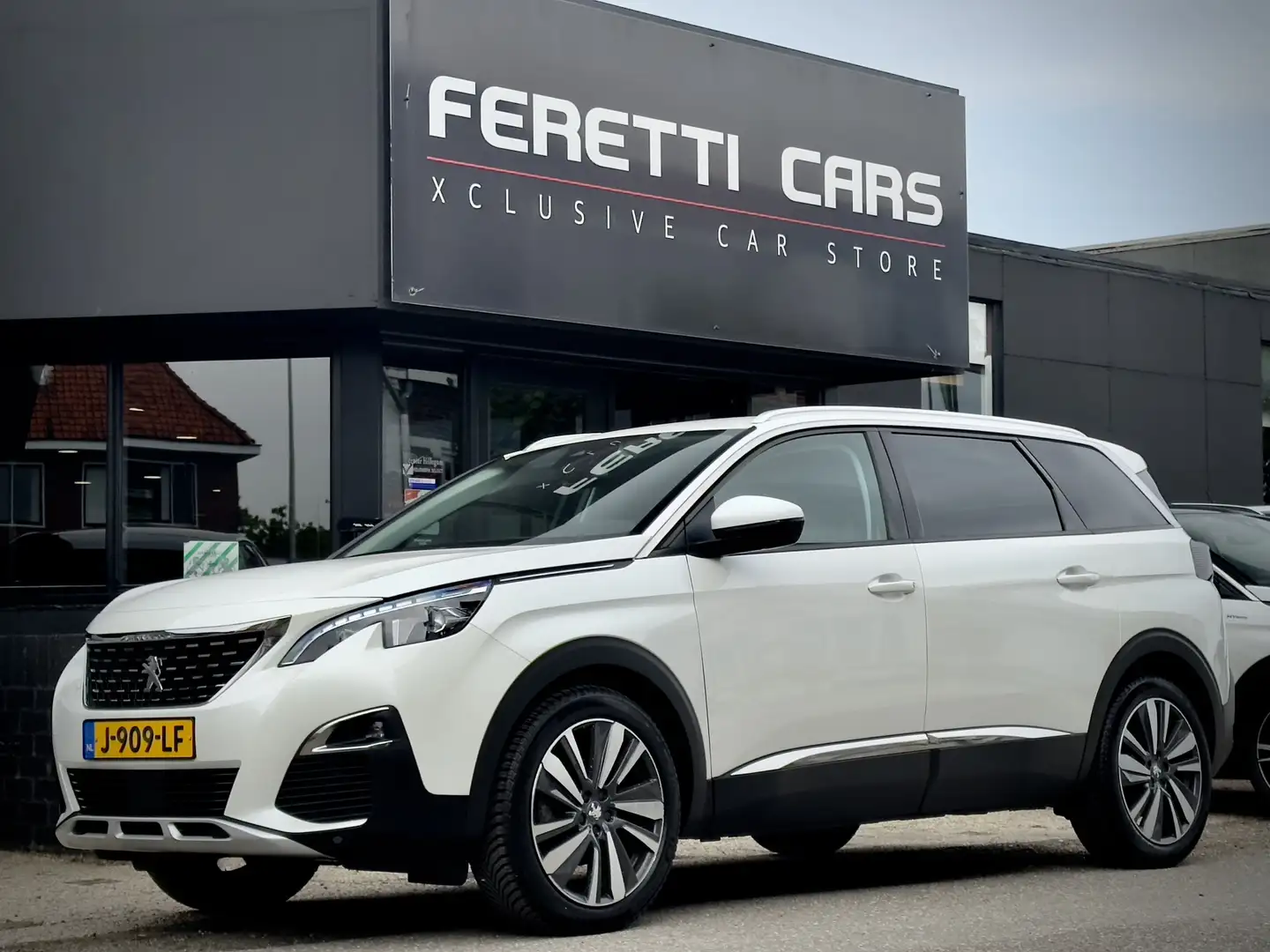 Peugeot 5008 1.2 AUT8 PURE TECH BLUE PREMIUM 131PK 7PERS LEDER Wit - 1