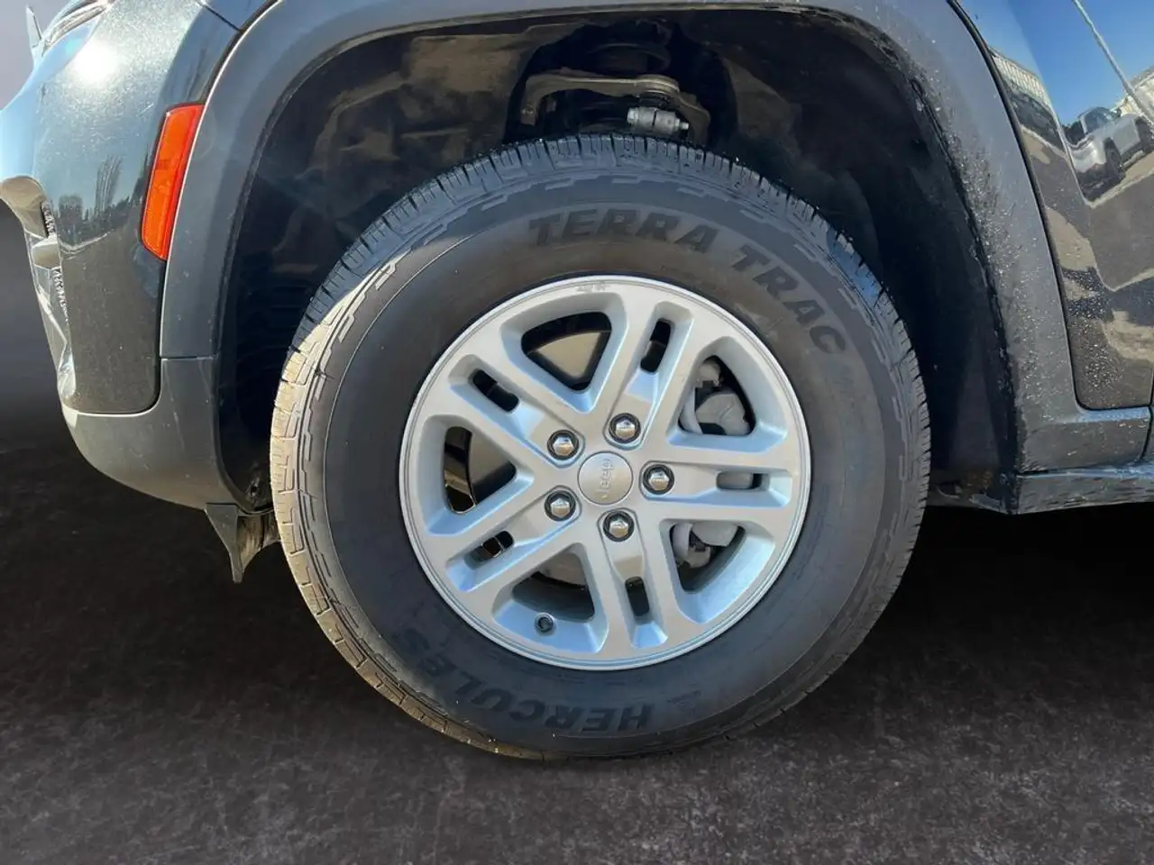Jeep Grand Cherokee снимка Jeep Grand Cherokee