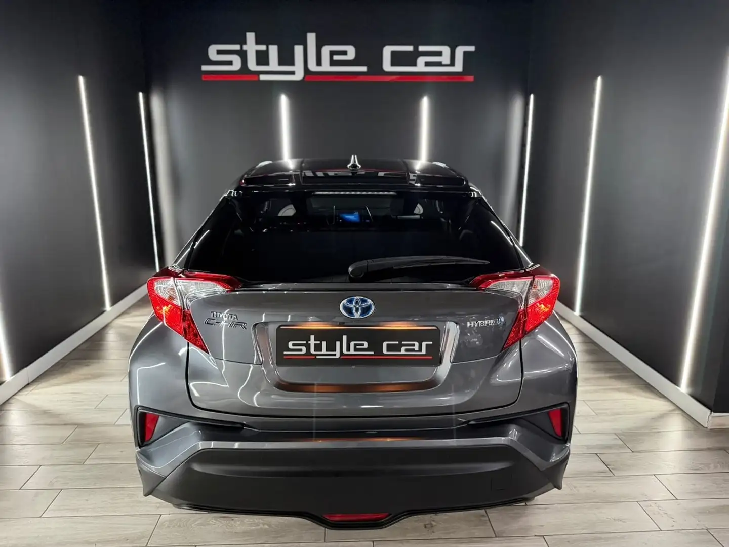 Toyota C-HR CHR 1.8 125H Advance Gris - 2