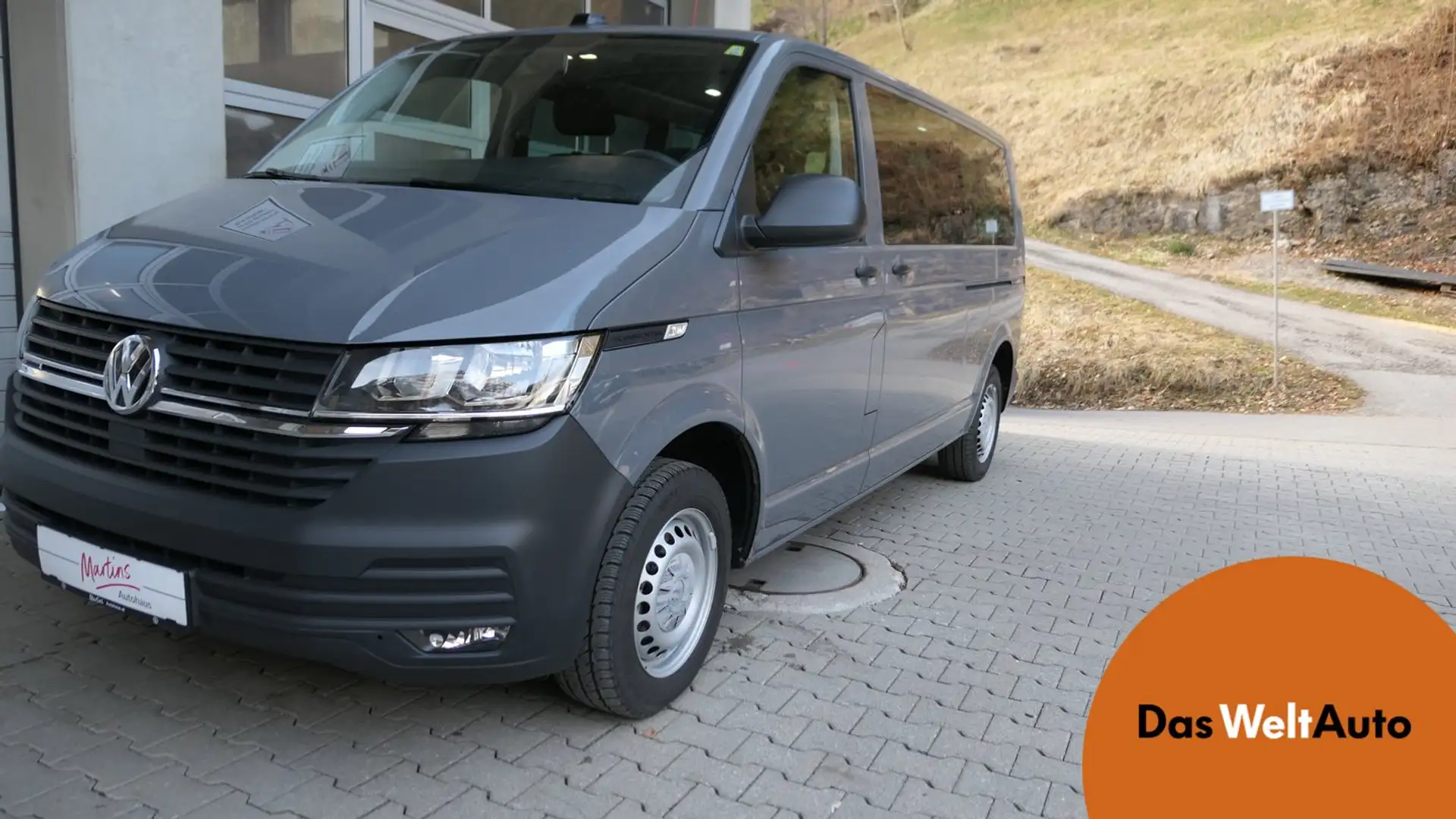 Volkswagen T6.1 Transporter Kombi LR TDI 4MOTION Grau - 1