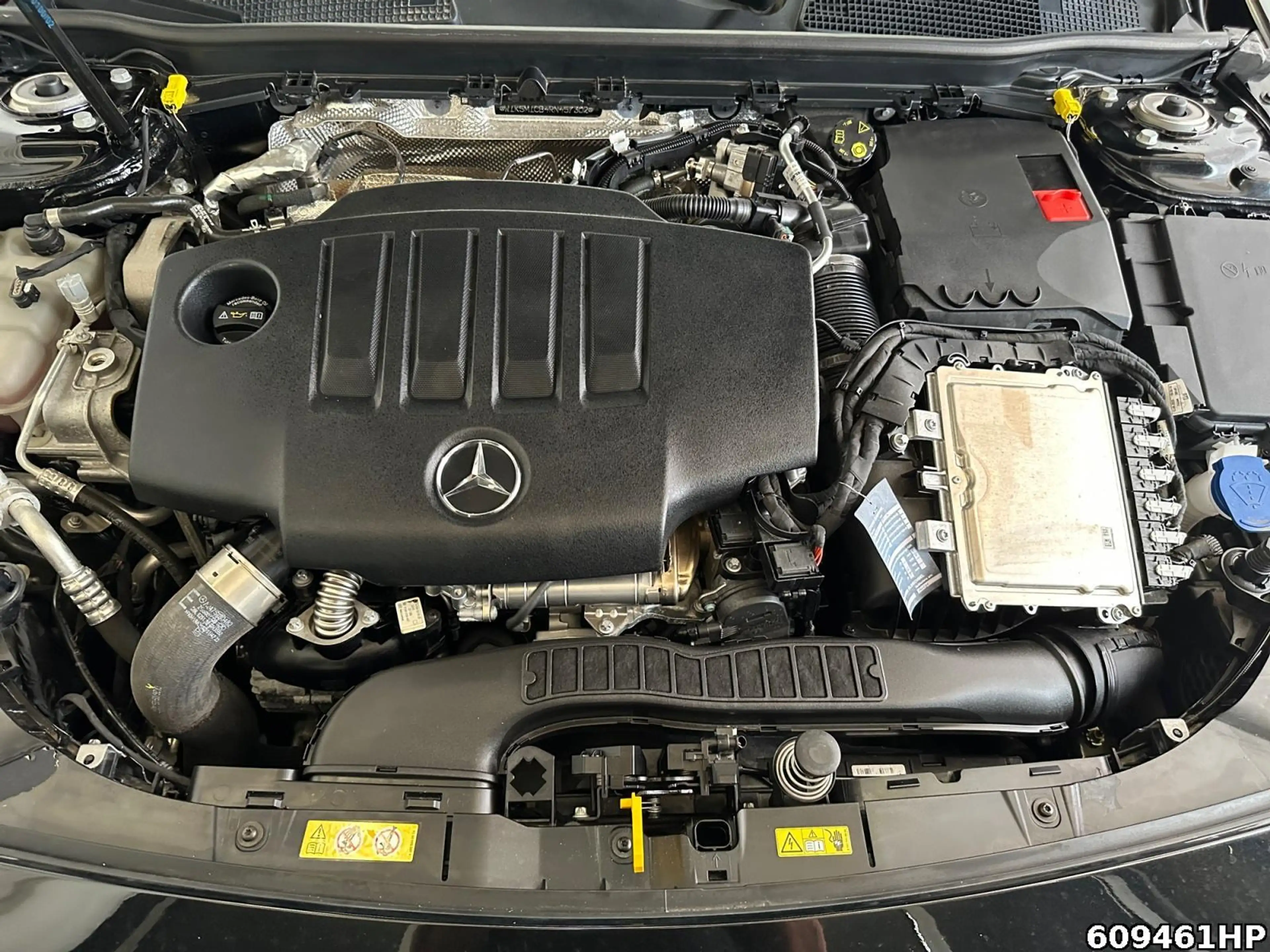 Mercedes-Benz CLA 200 d AMG Line LED Keyl. Kamera Totwinkel — photo 7