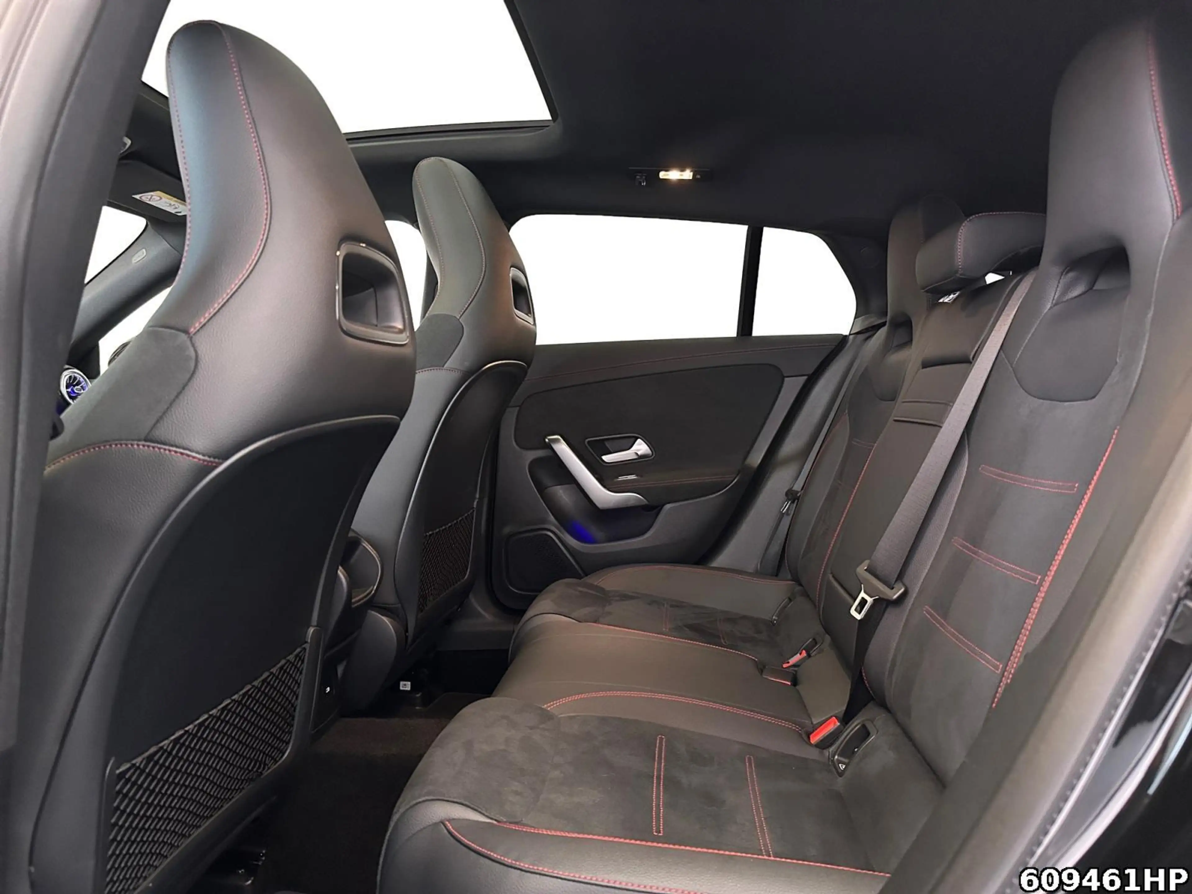 Mercedes-Benz CLA 200 d AMG Line LED Keyl. Kamera Totwinkel — photo 11