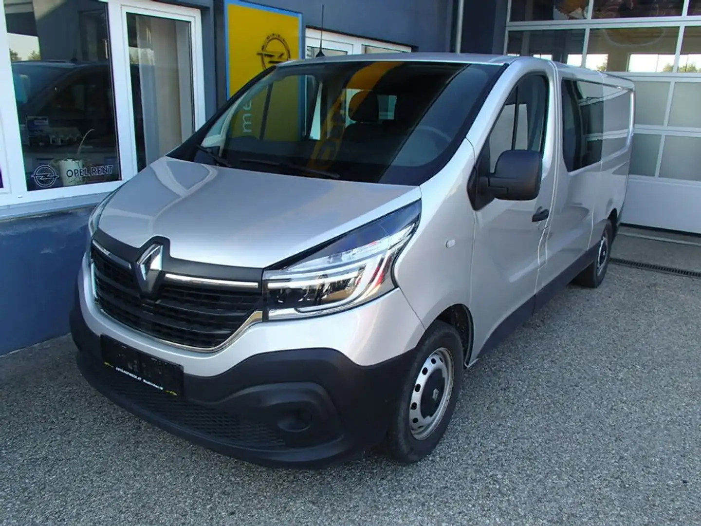 Renault Trafic L2H1 Doka 3,0t Komfort Zilver - 2