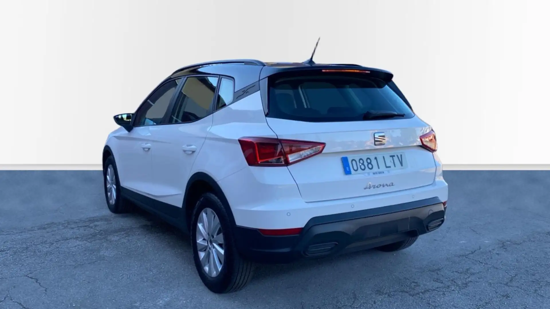 SEAT Arona 1.0 TSI S&S Style DSG7 110 Weiß - 2
