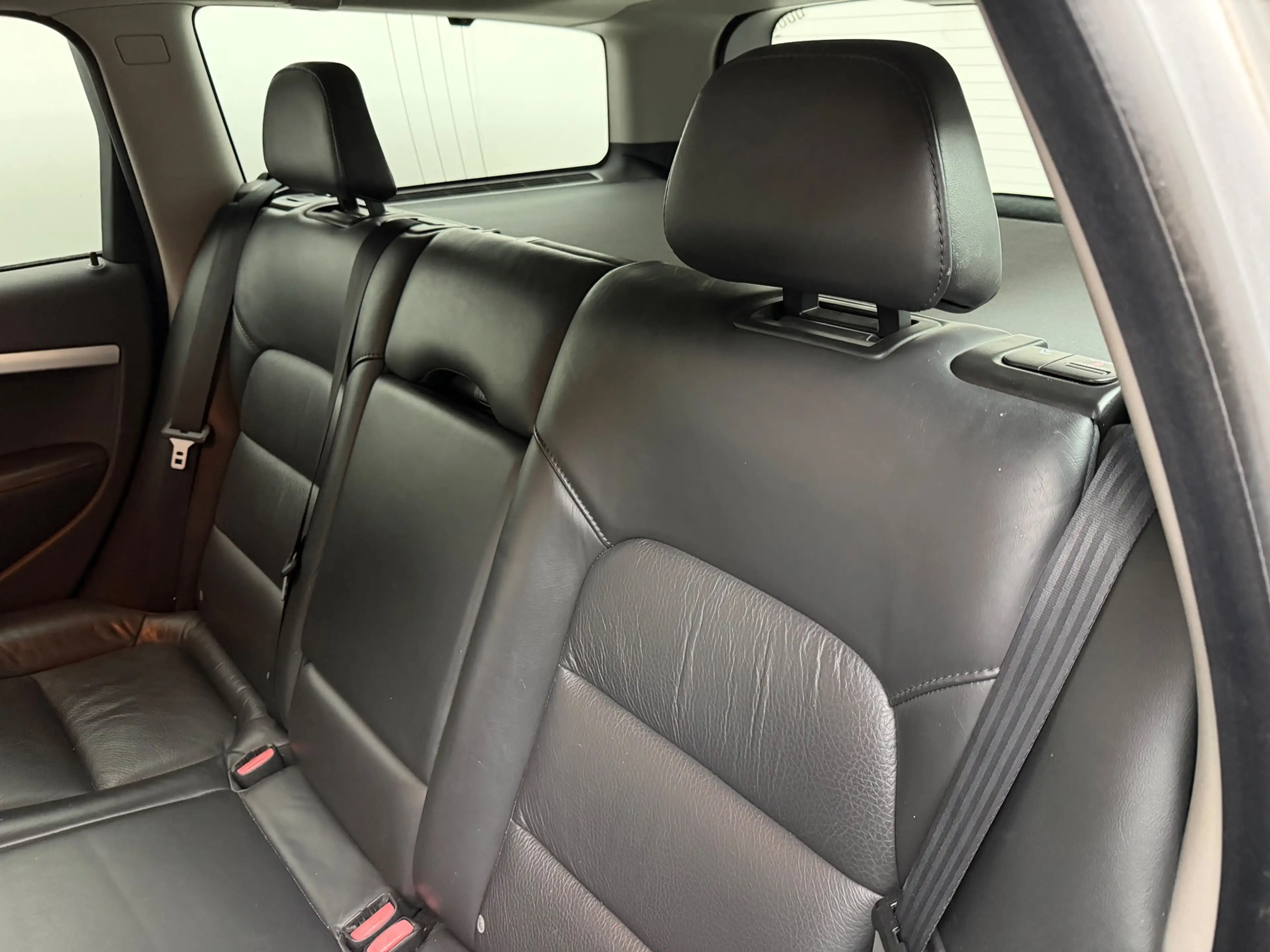 Volvo V70 2.0T R-Edition # Leder # Xenon # Trekhaak # Clima — photo 6