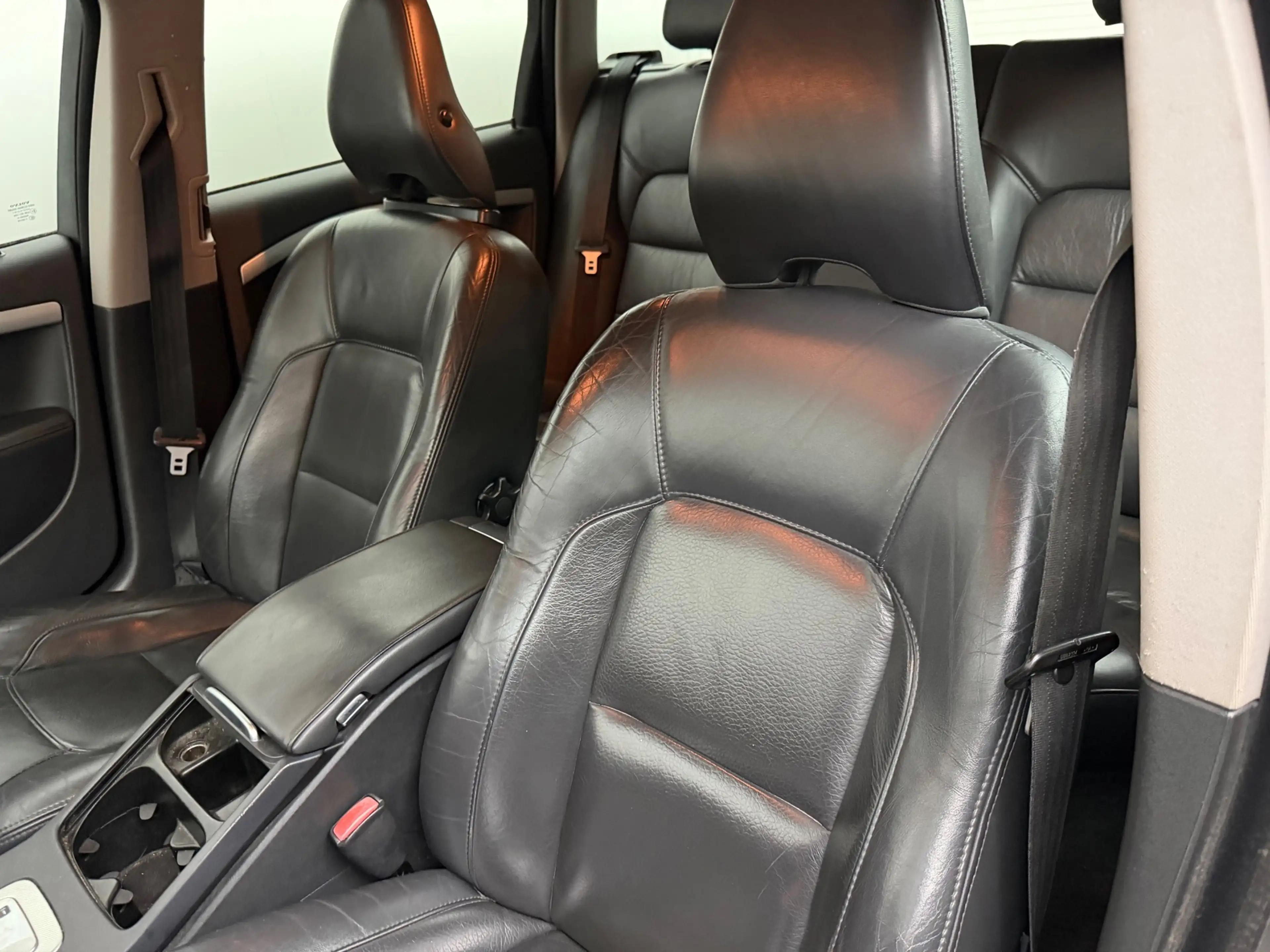 Volvo V70 2.0T R-Edition # Leder # Xenon # Trekhaak # Clima — photo 5