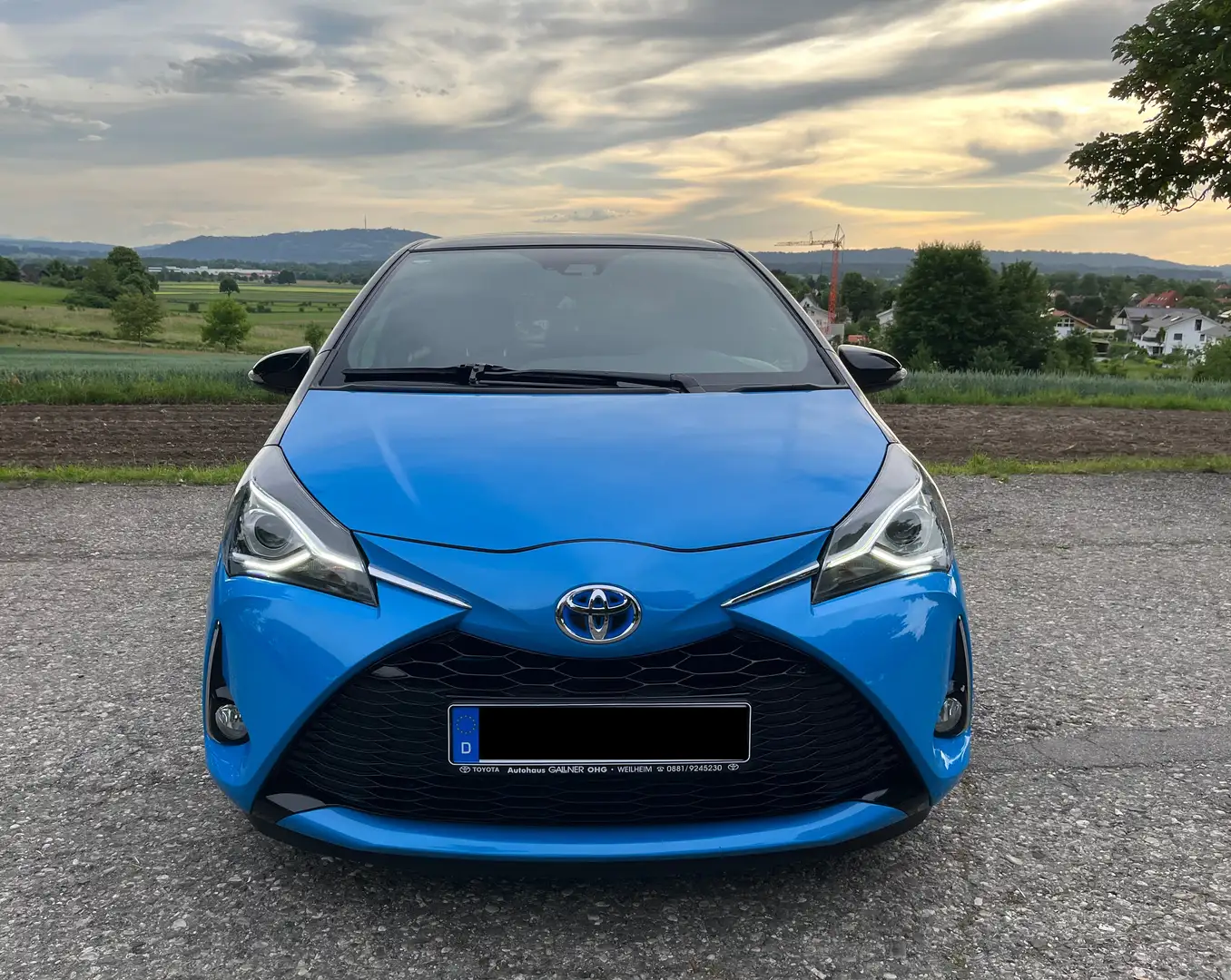 Toyota Yaris Hybrid Splash 1.5 Panoramadach Navi Automatik Blau - 2