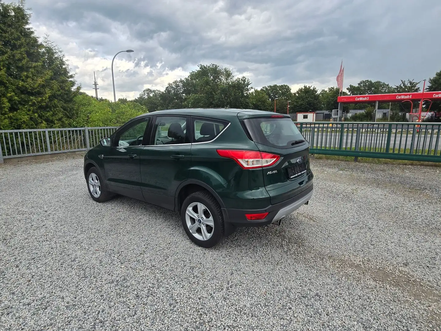 Ford Kuga Sync Edition TÜV NEU Grün - 2