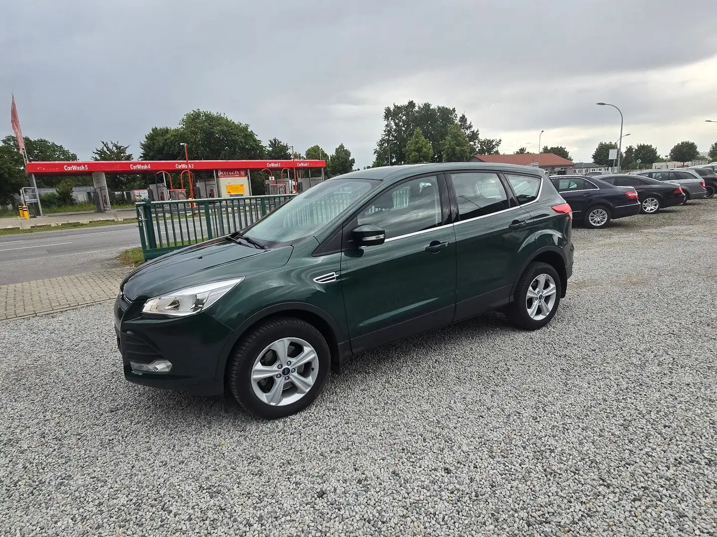 Ford Kuga Sync Edition TÜV NEU Grün - 1
