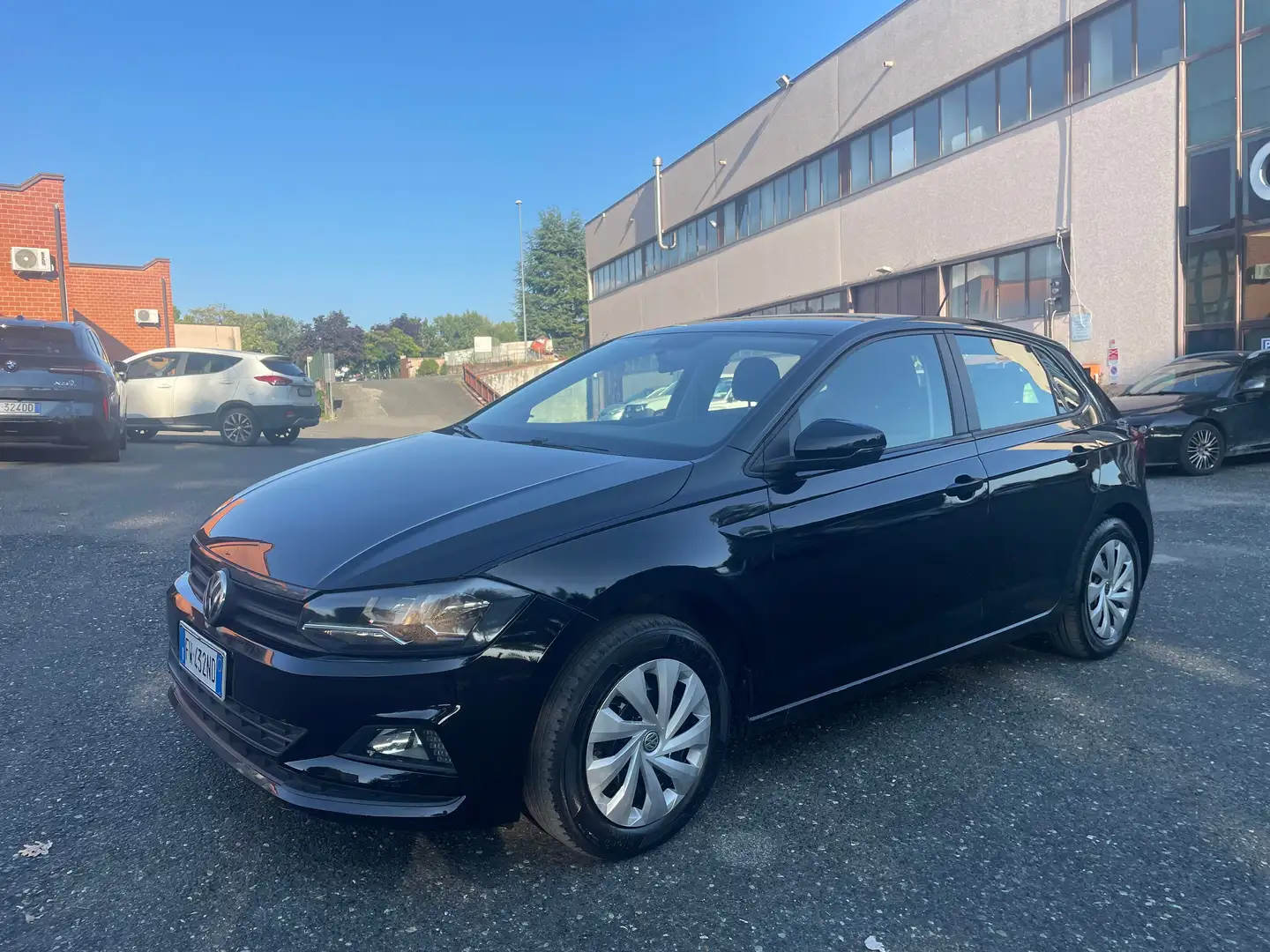 Volkswagen Polo VI 5p 1.6 tdi 80cv *OK NEOPATENTATI* Nero - 1