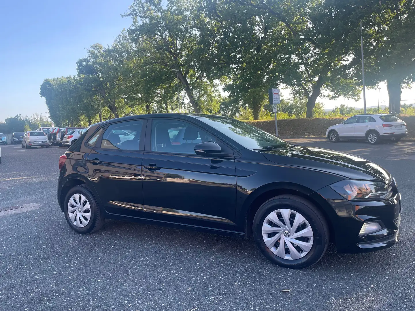 Volkswagen Polo VI 5p 1.6 tdi  80cv *OK NEOPATENTATI* Nero - 1