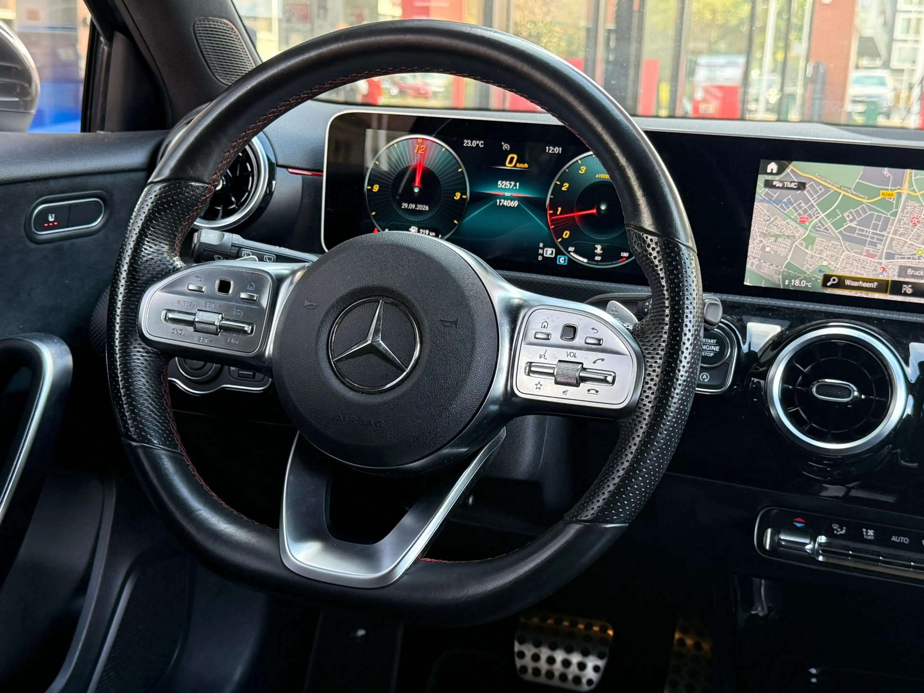 Mercedes-Benz A 200 A AMG 1e EIG | CARPLAY | CAMERA | NAP — photo 11