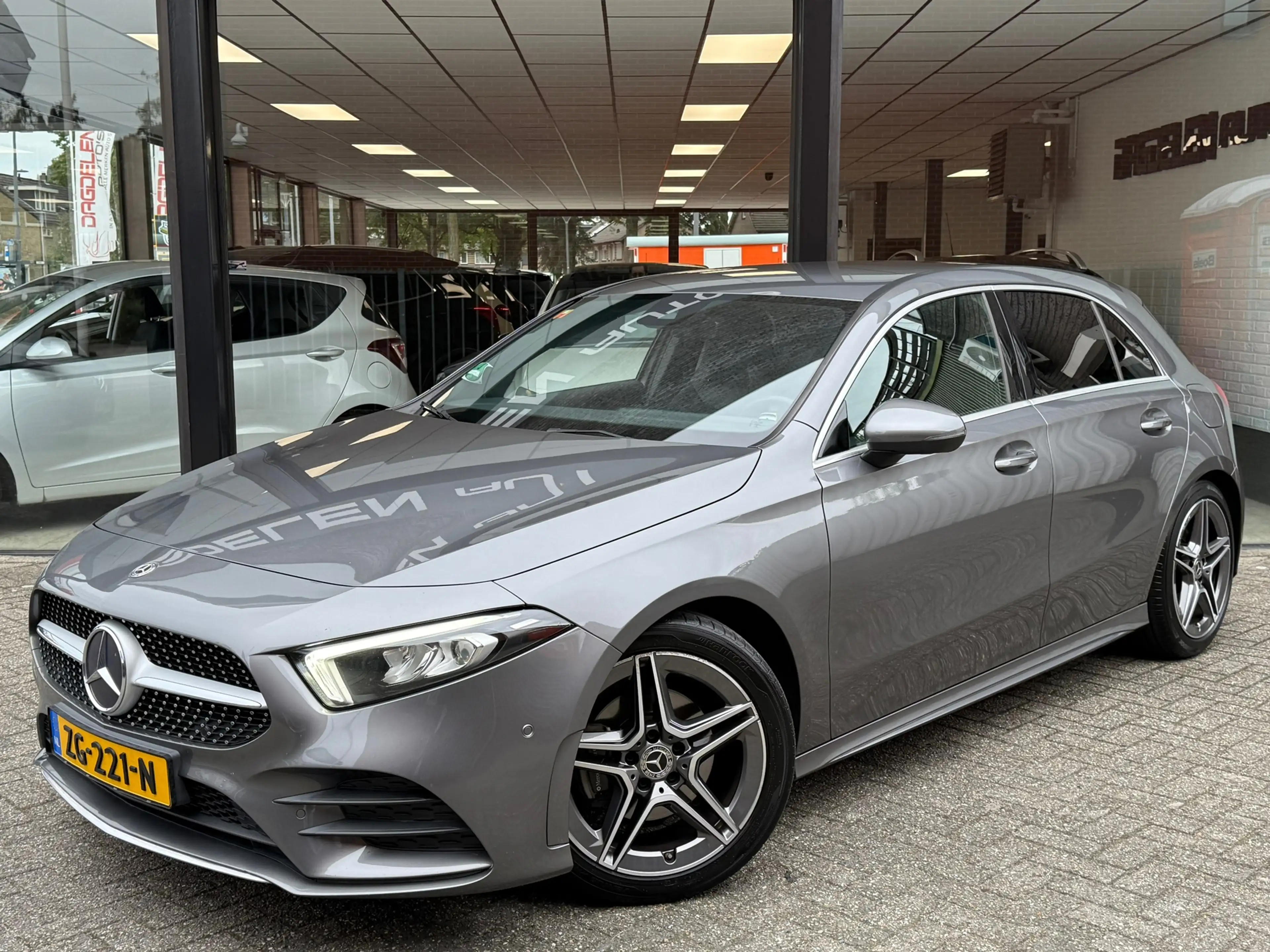 Mercedes-Benz A 200 A AMG 1e EIG | CARPLAY | CAMERA | NAP — photo 5