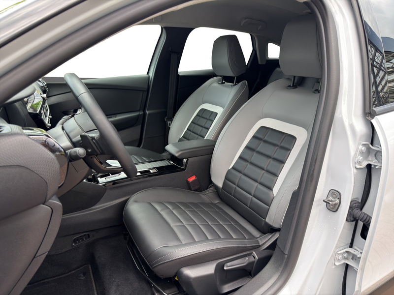 Citroen C4 Max Hybrid 145 Kam.+KeyLess+LED+Navi+SHZ — photo 11