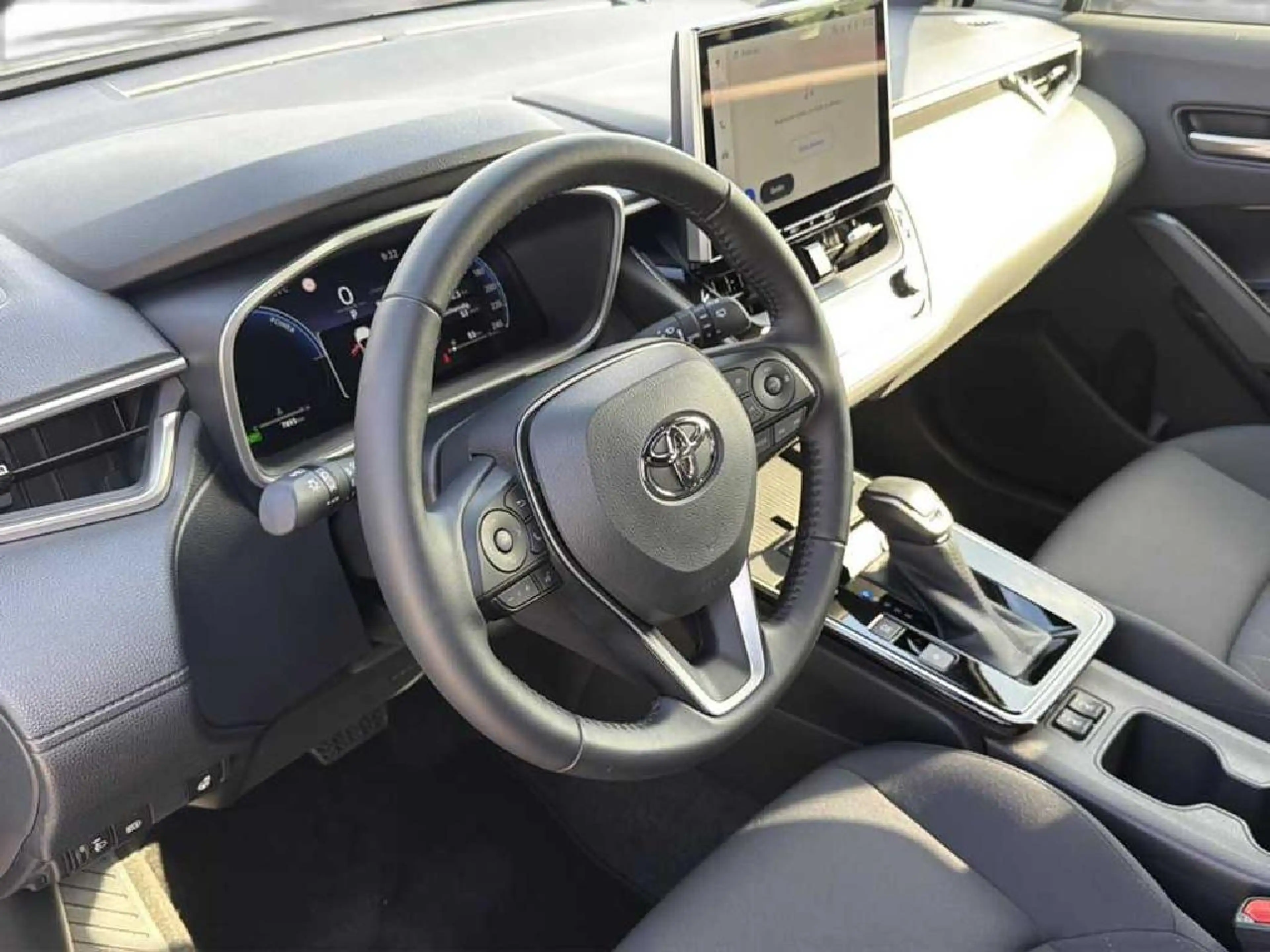 Toyota Corolla Cross Hybrid FWD Team Deutschland — photo 11