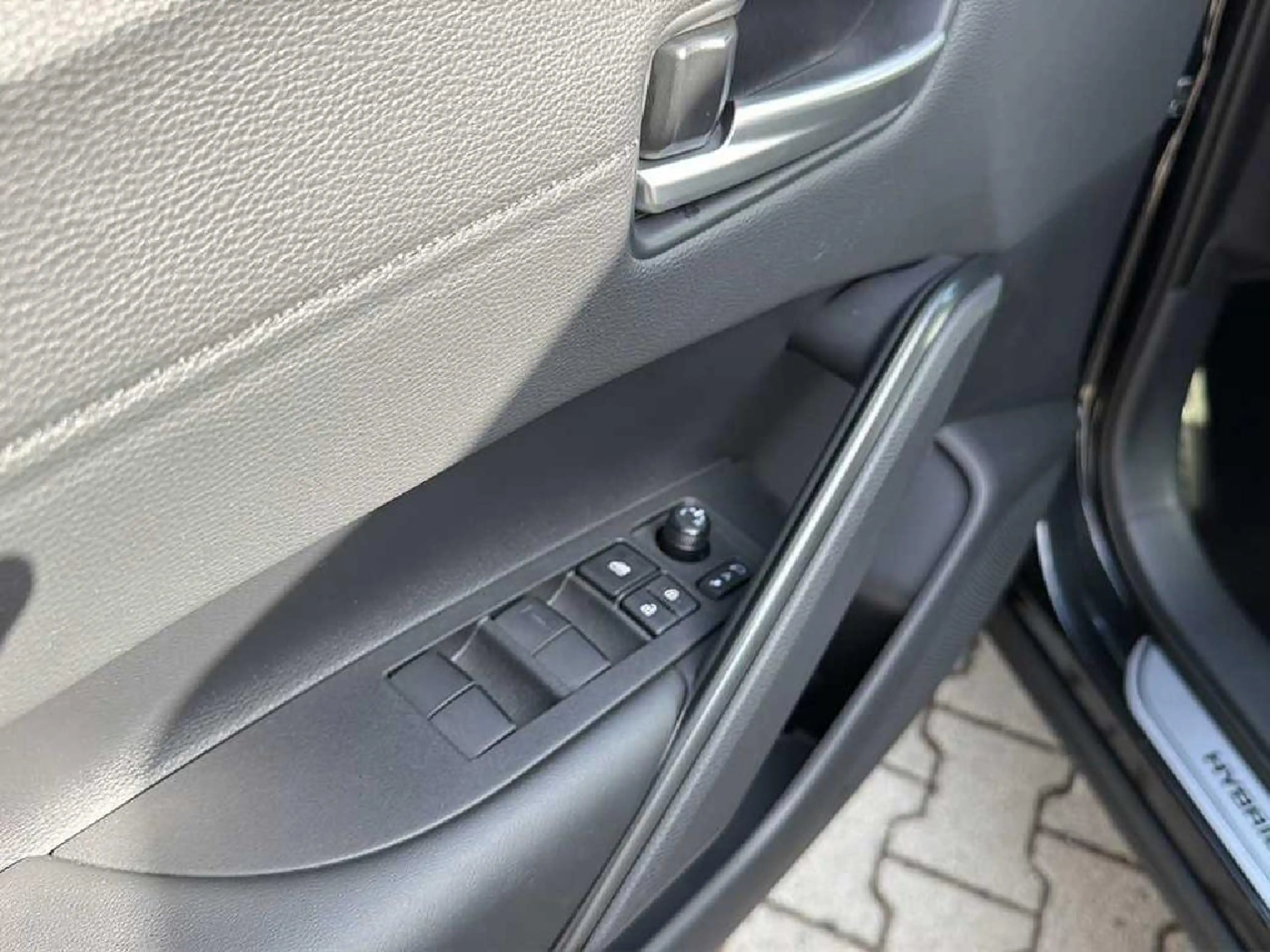 Toyota Corolla Cross Hybrid FWD Team Deutschland — photo 10
