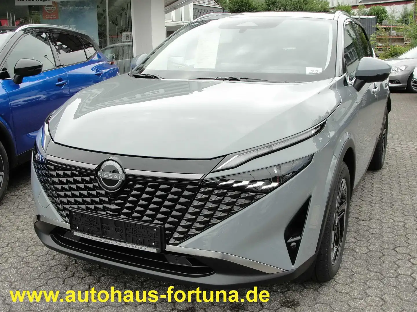 Nissan Qashqai N-Connecta HUD 360°-Kamera Grau - 2