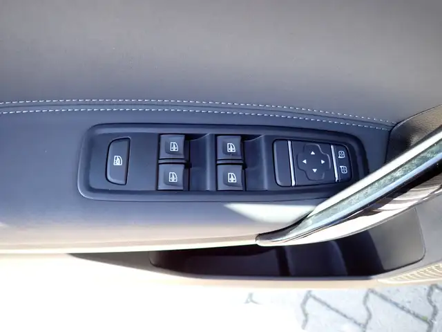 Mercedes-Benz Unknown Model view 4