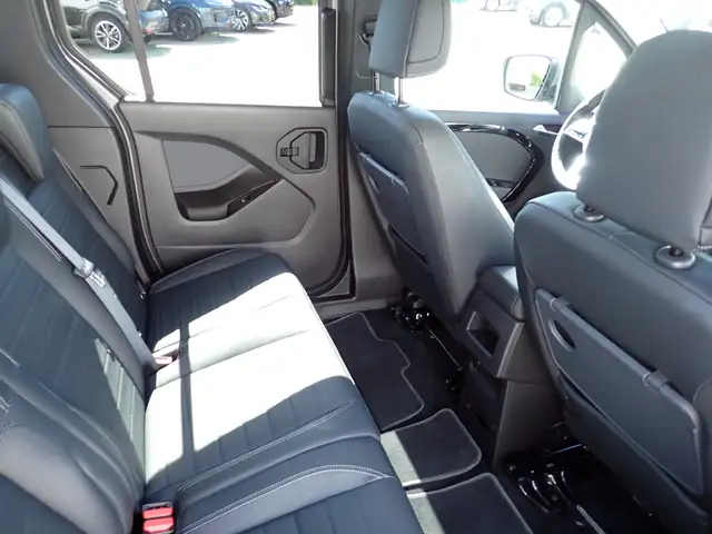 Mercedes-Benz Unknown Model view 11
