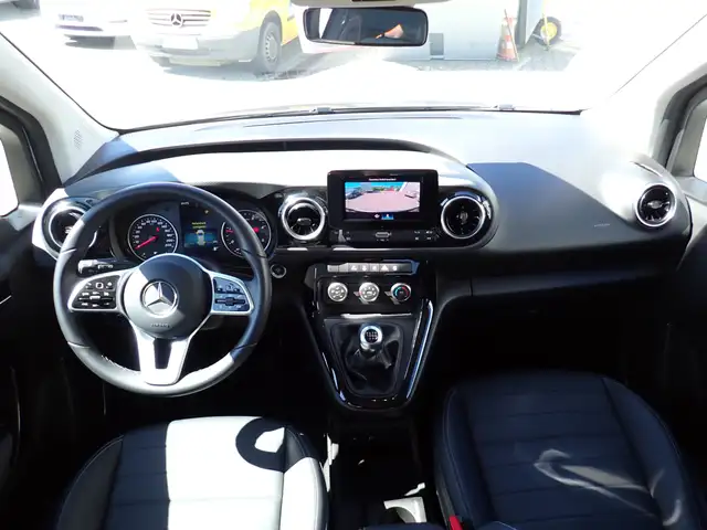 Mercedes-Benz Unknown Model view 5