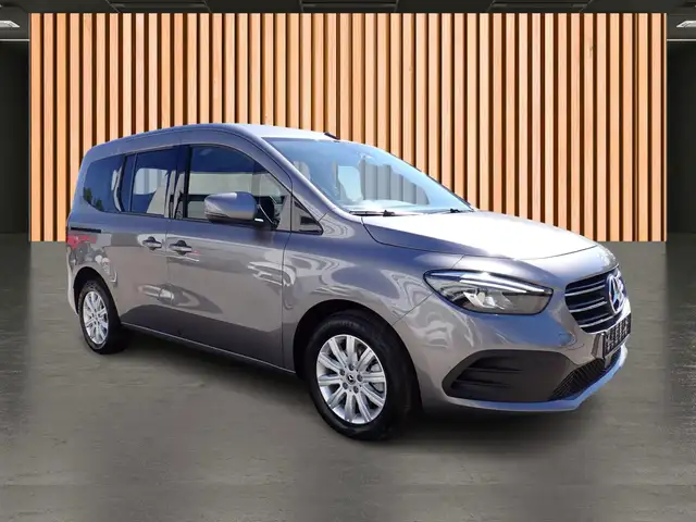 Mercedes-Benz Unknown Model view 13