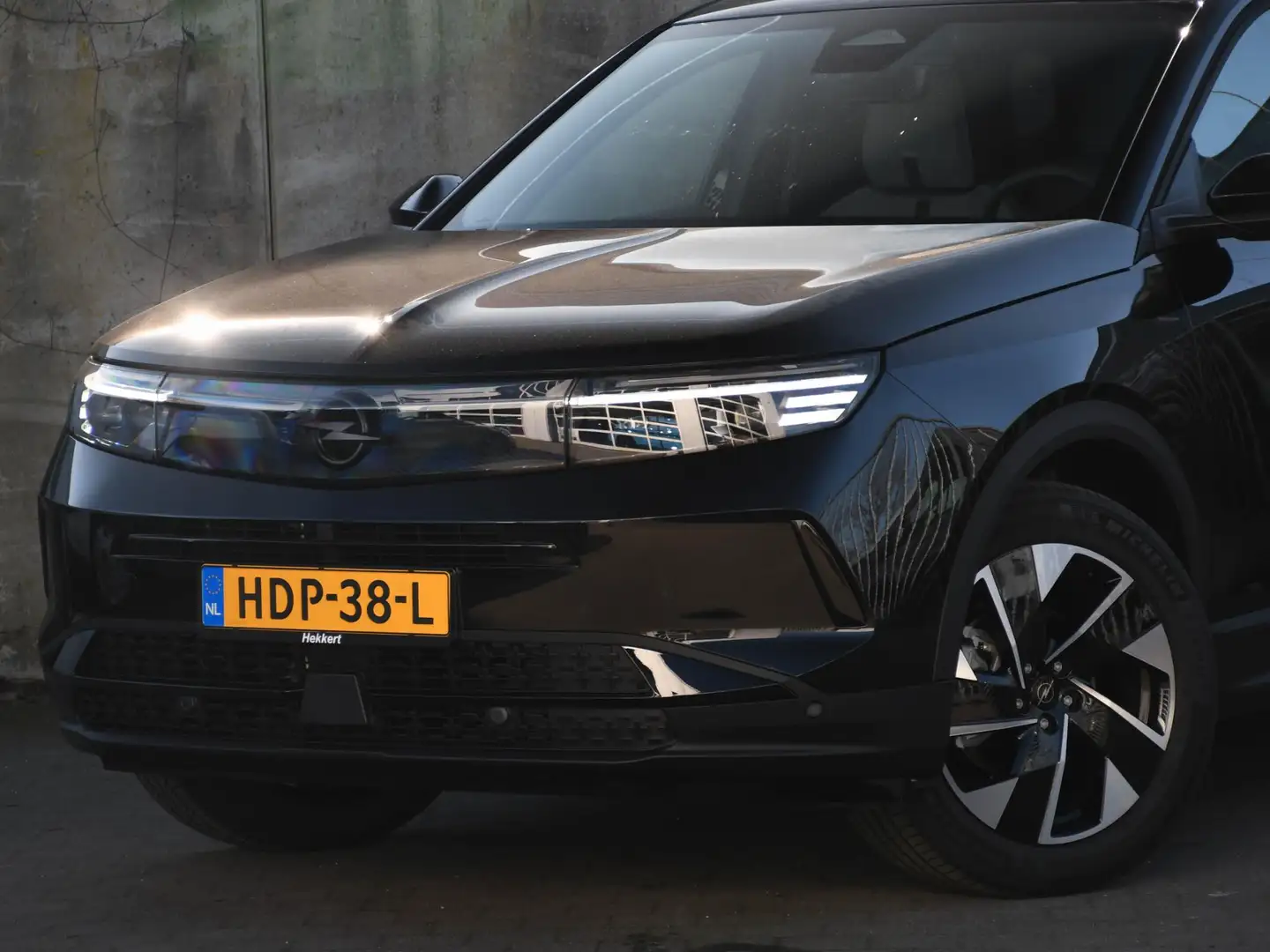 Opel Grandland GS 1.2 Turbo Hybrid 136pk Automaat SFEERVERLICHTIN Zwart - 2