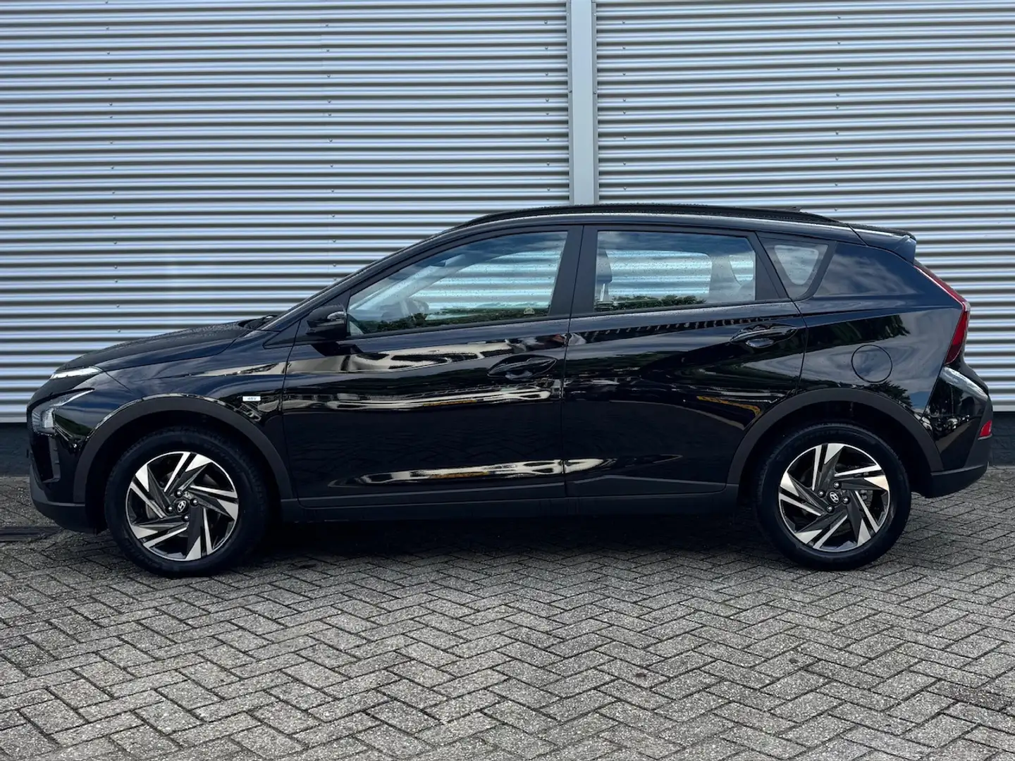 Hyundai BAYON 1.0 T-GDI 100PK 7DCT Premium | Navigatie | Camera Zwart - 2
