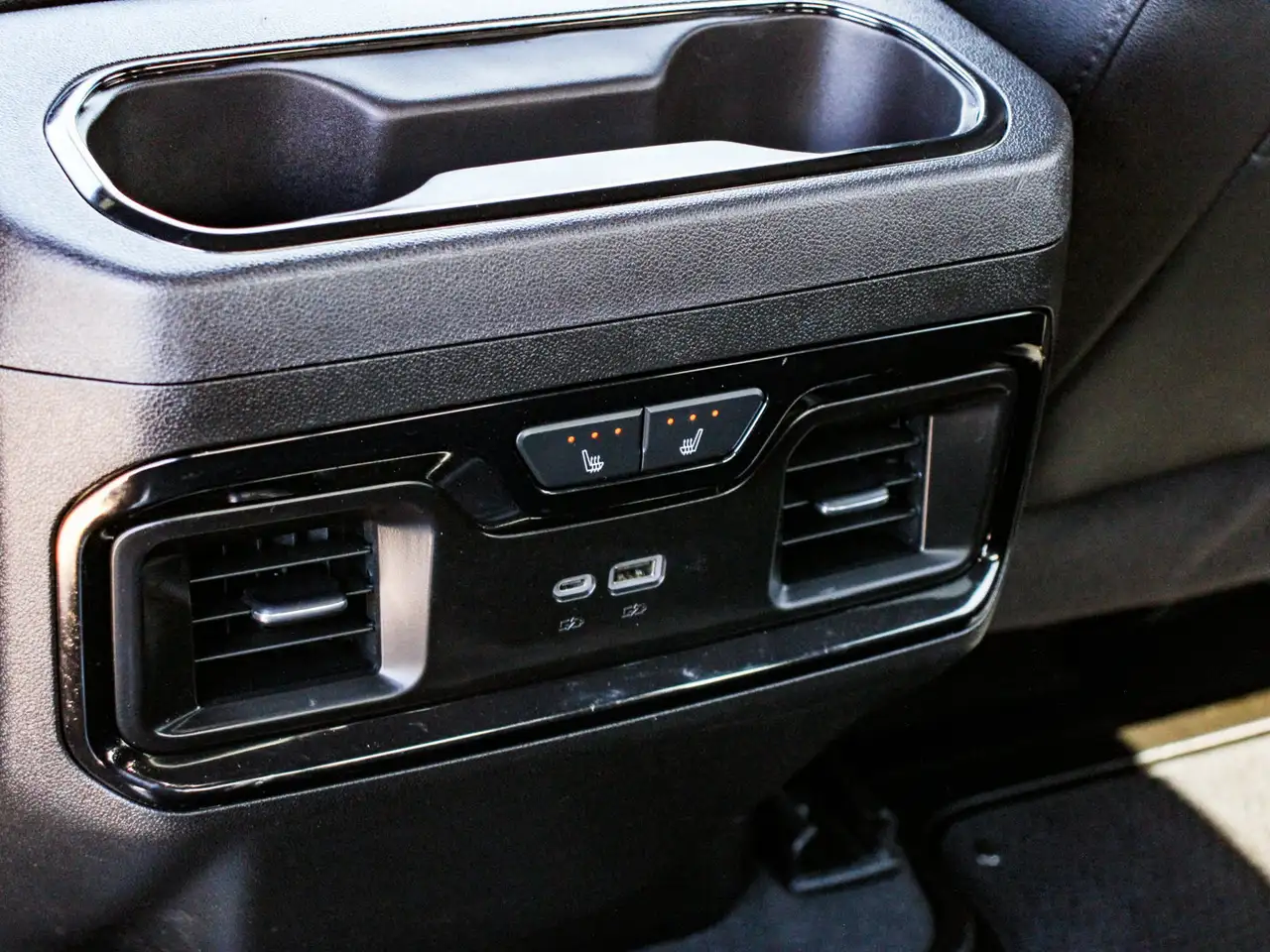 GMC Sierra 3500HD снимка GMC Sierra 3500HD