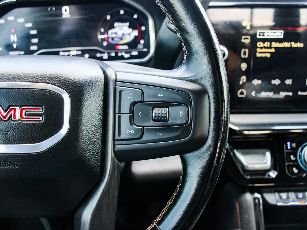 GMC Sierra 3500HD снимка GMC Sierra 3500HD