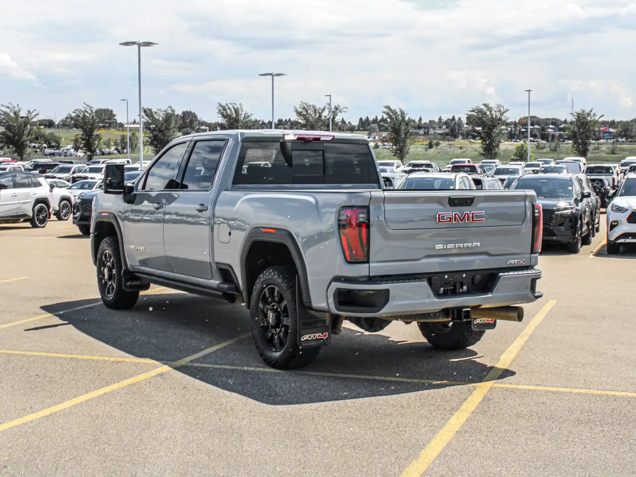 GMC Sierra 3500HD снимка GMC Sierra 3500HD