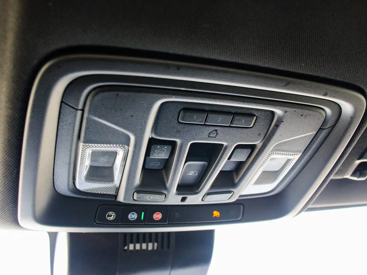 GMC Sierra 3500HD снимка GMC Sierra 3500HD