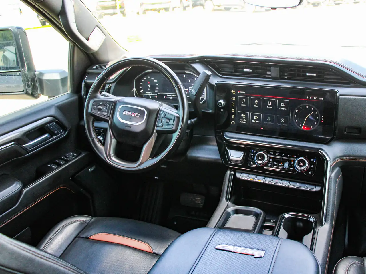 GMC Sierra 3500HD снимка GMC Sierra 3500HD