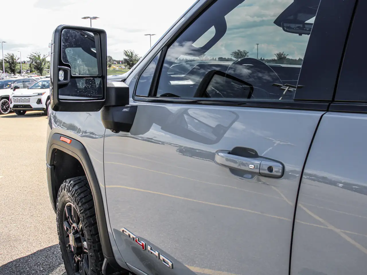GMC Sierra 3500HD снимка GMC Sierra 3500HD