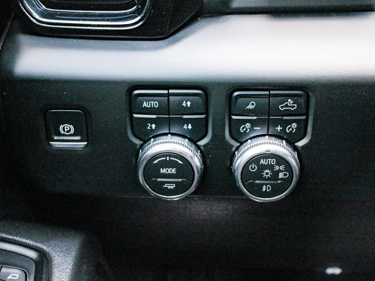 GMC Sierra 3500HD снимка GMC Sierra 3500HD