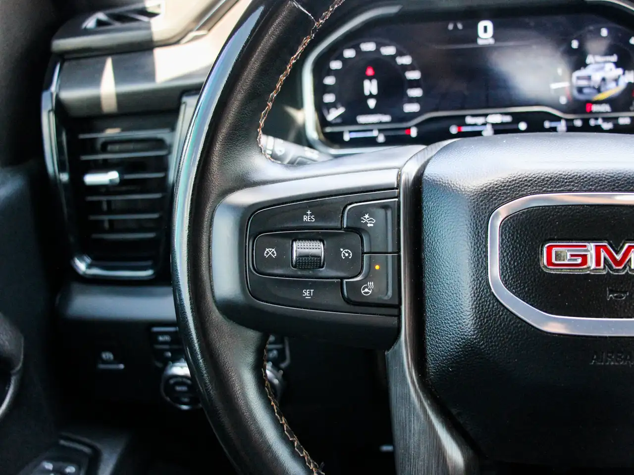 GMC Sierra 3500HD снимка GMC Sierra 3500HD
