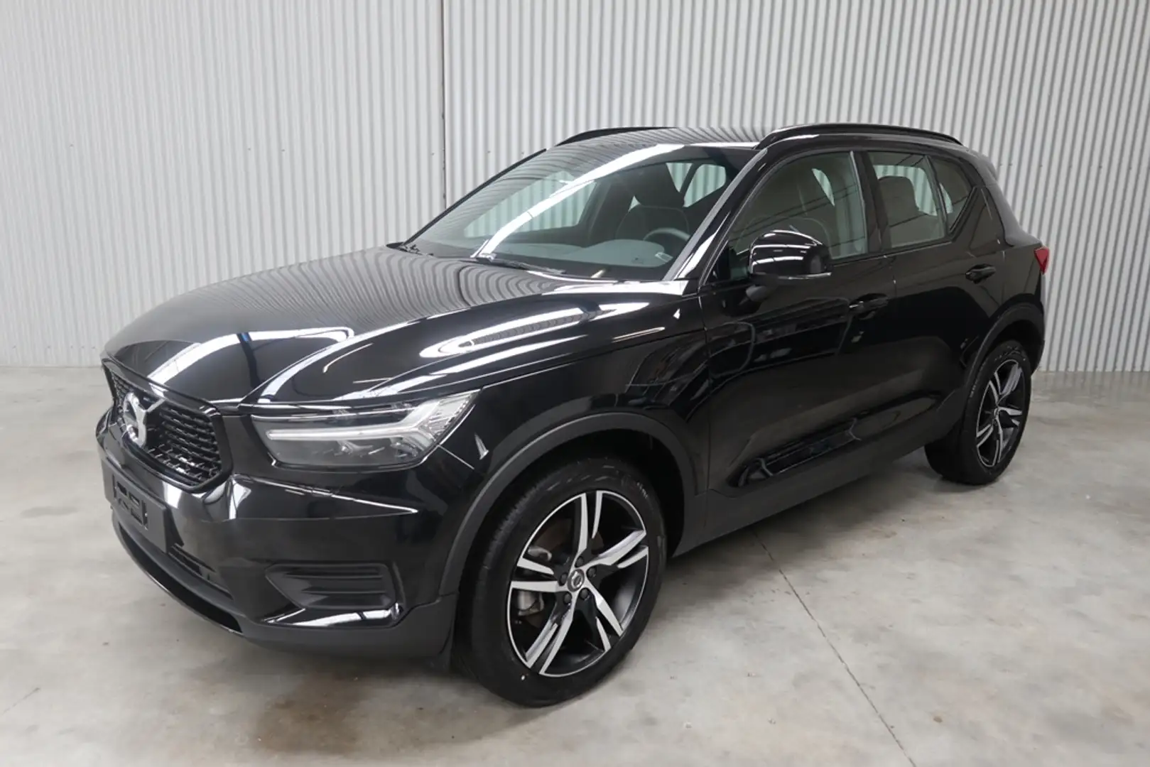 Volvo XC40 B4 Benzine Mild-Hybrid R-Design ACC Autopilot Negro - 1