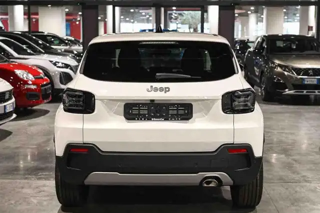 Jeep Avenger view 5